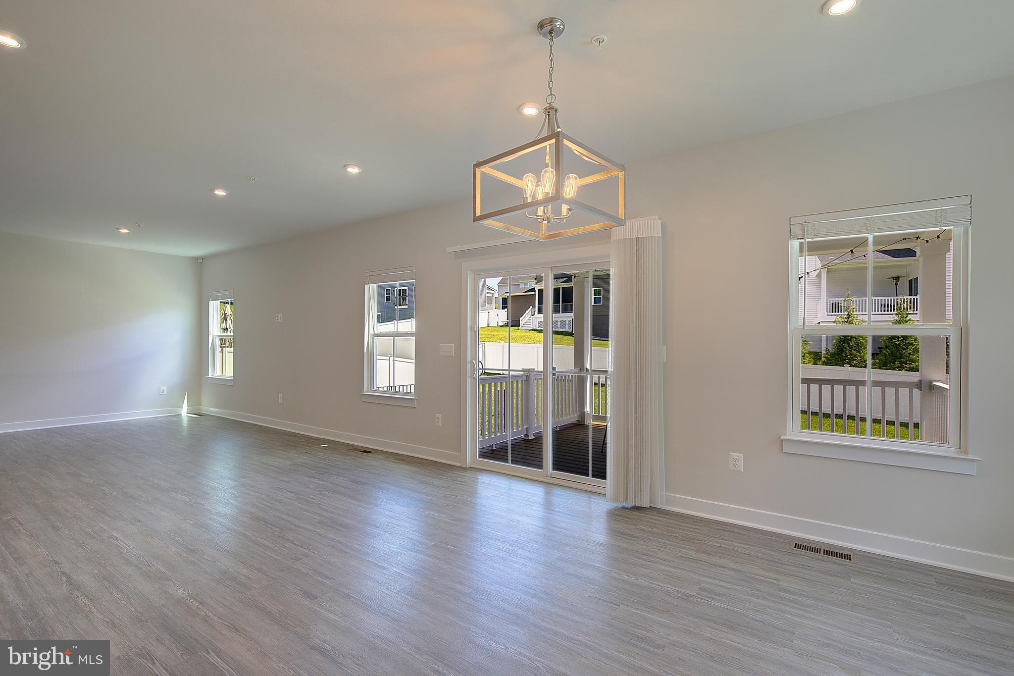 HERITAGE WOODS - Residential