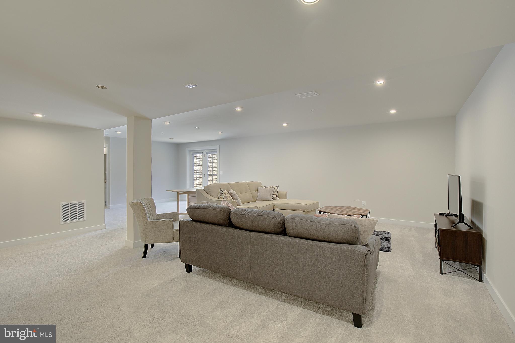 HERITAGE WOODS - Residential