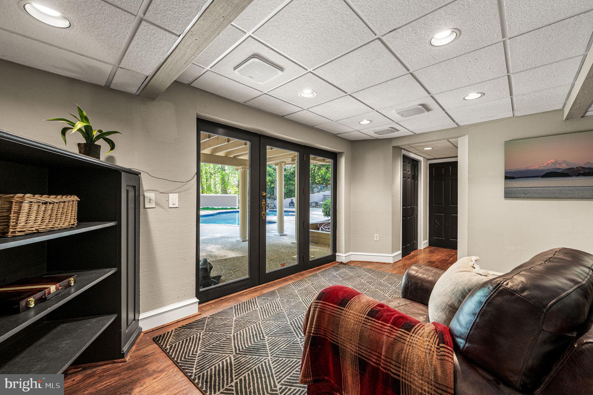 SOMERSET LAKE - Residential