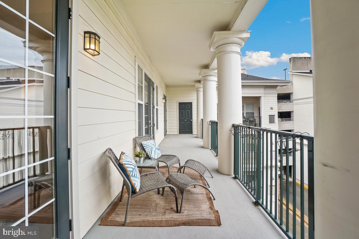 COLONNADE AT KENTLANDS - Residential
