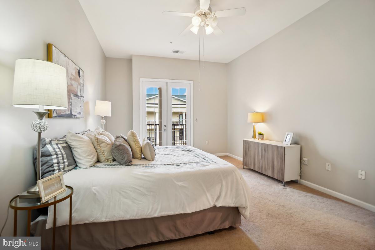 COLONNADE AT KENTLANDS - Residential