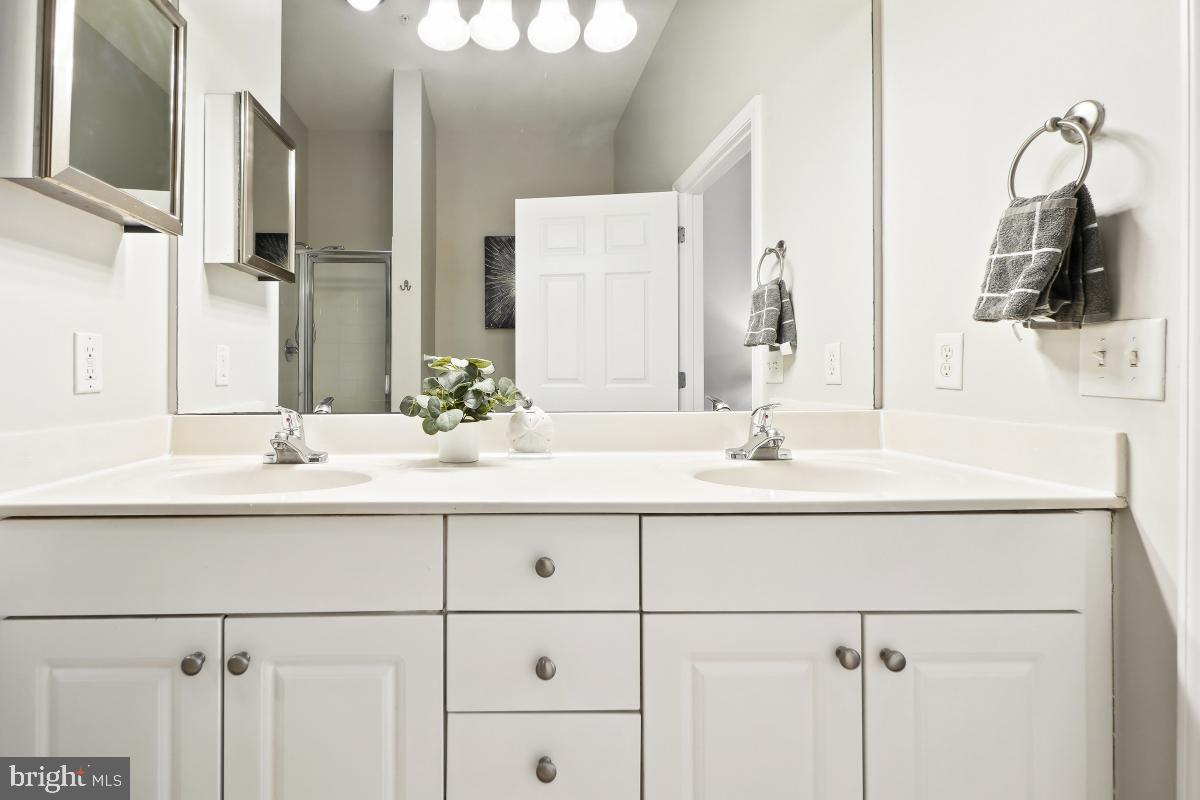 COLONNADE AT KENTLANDS - Residential