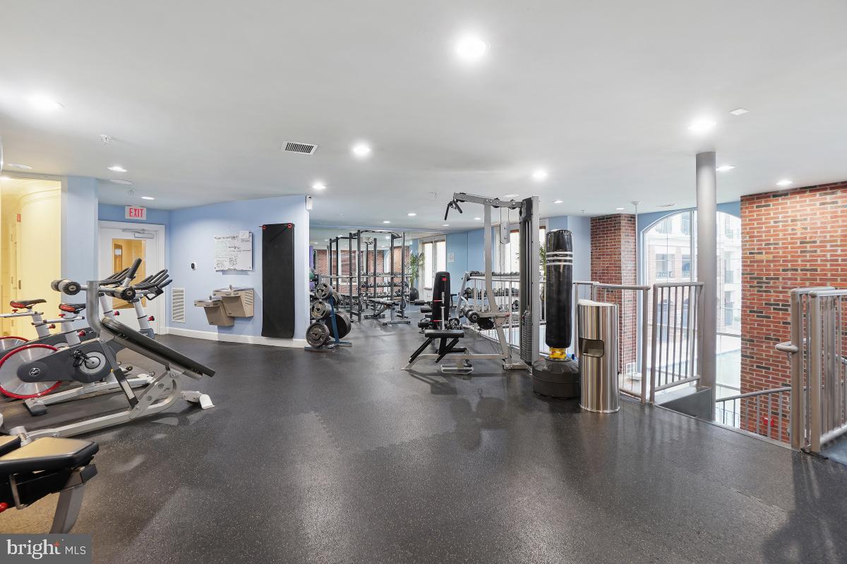 COLONNADE AT KENTLANDS - Residential