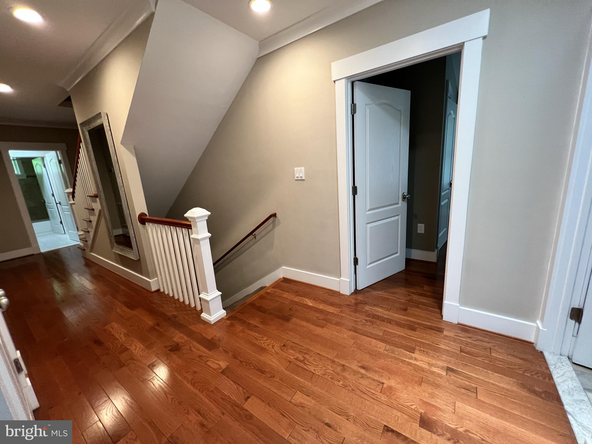 ROCK CREEK KNOLLS - Residential Lease