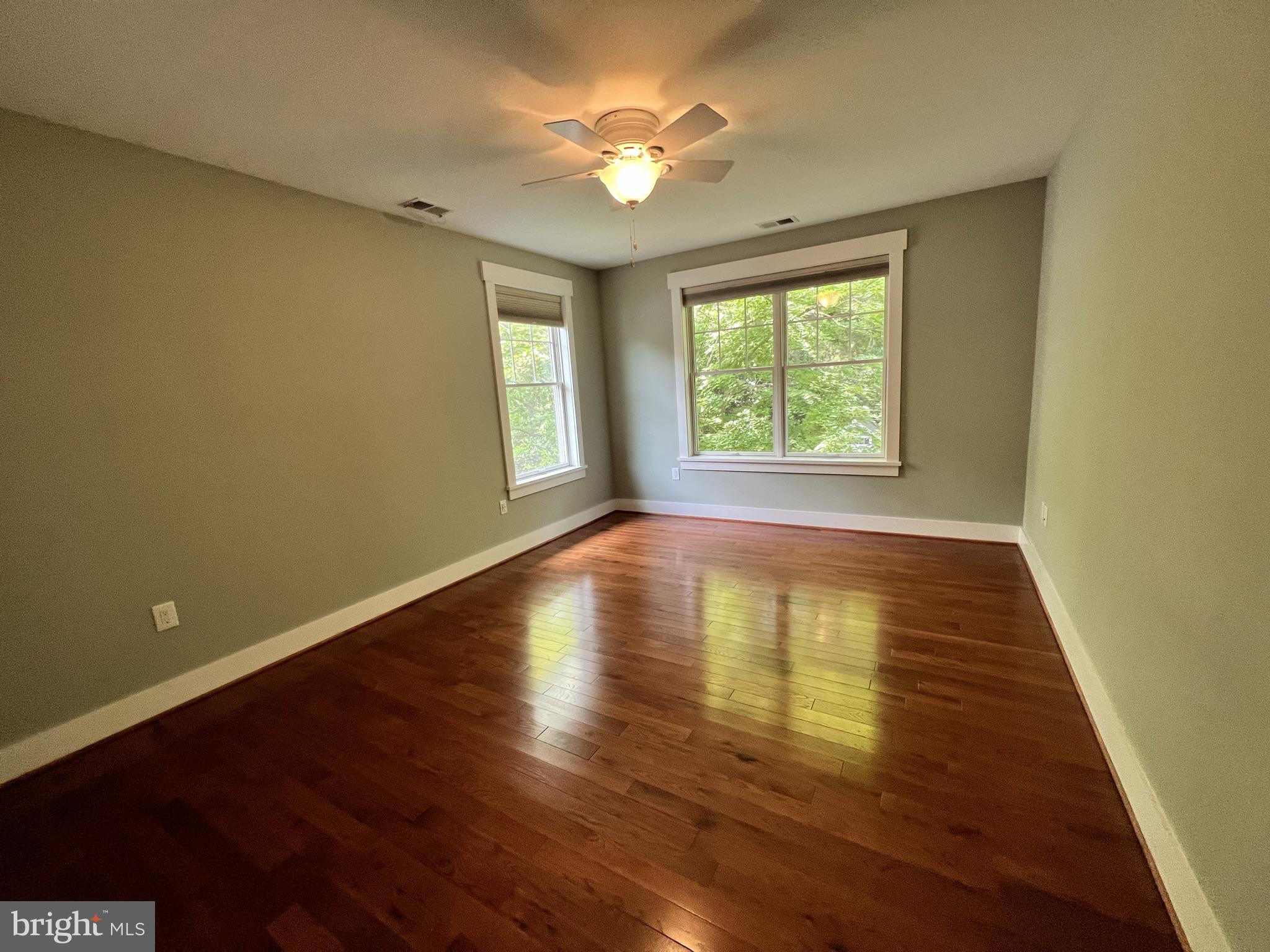 ROCK CREEK KNOLLS - Residential Lease