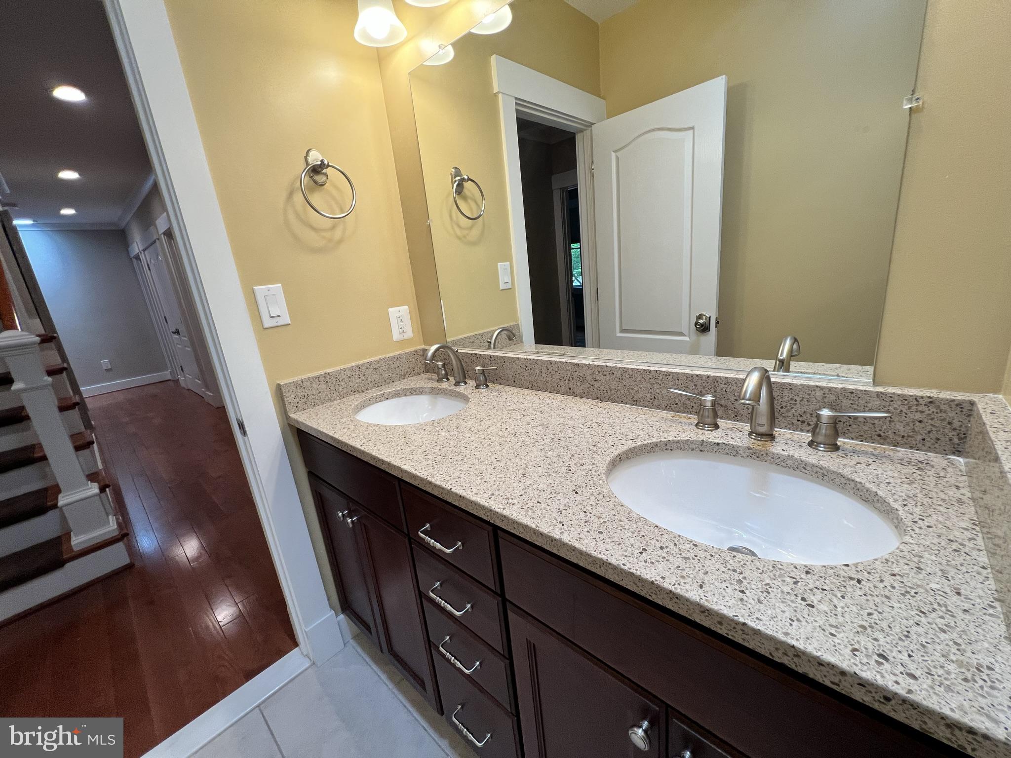 ROCK CREEK KNOLLS - Residential Lease