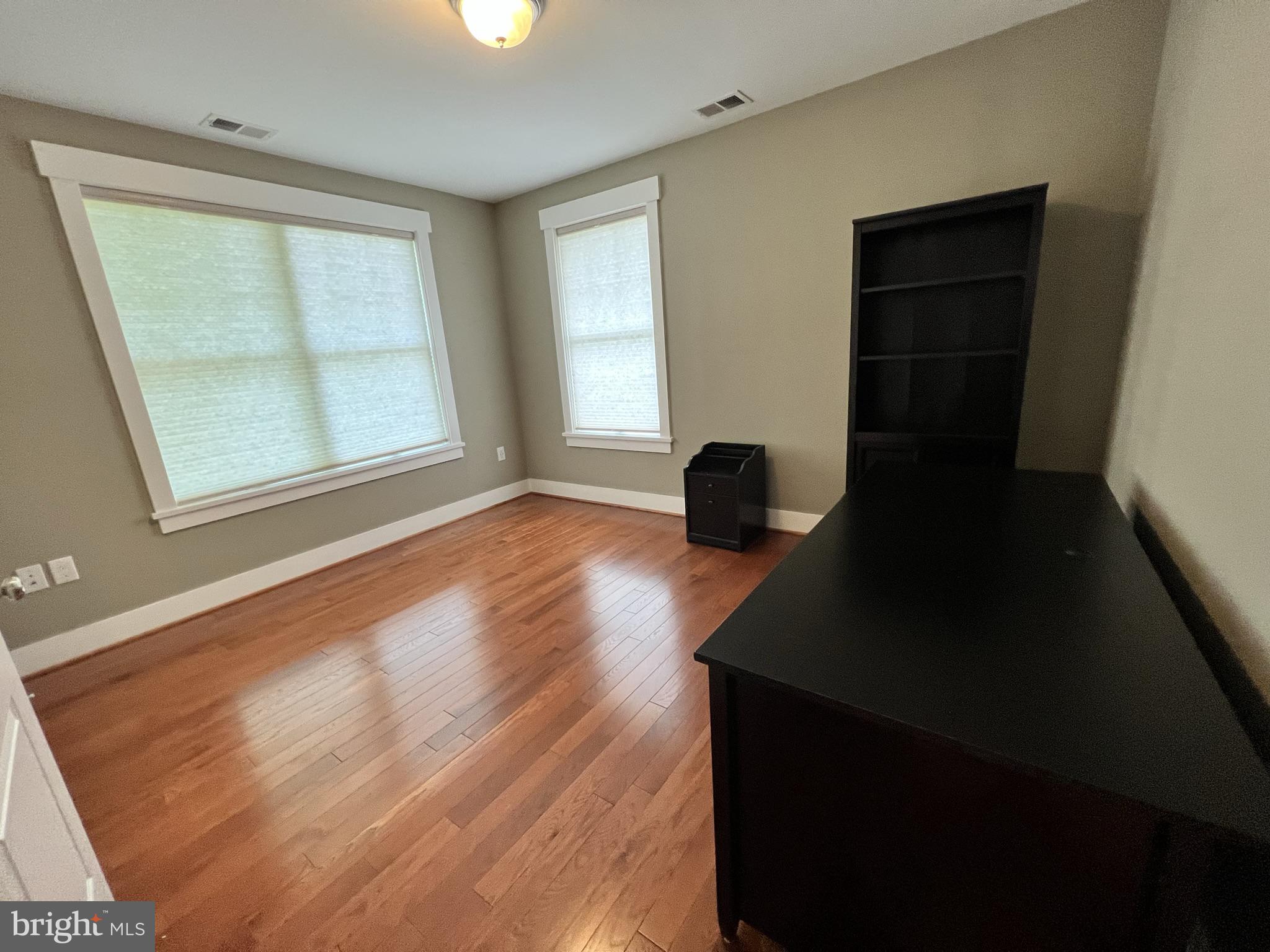 ROCK CREEK KNOLLS - Residential Lease