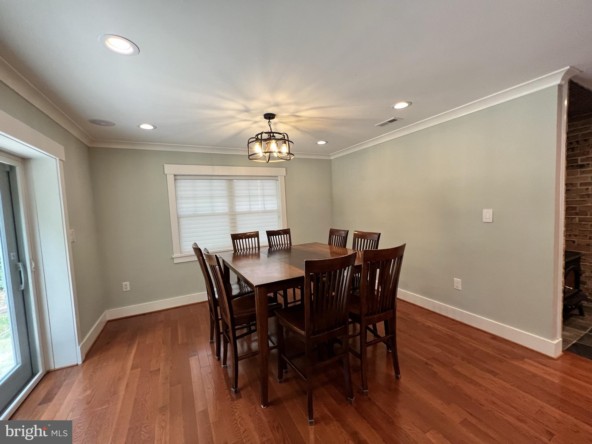 ROCK CREEK KNOLLS - Residential Lease