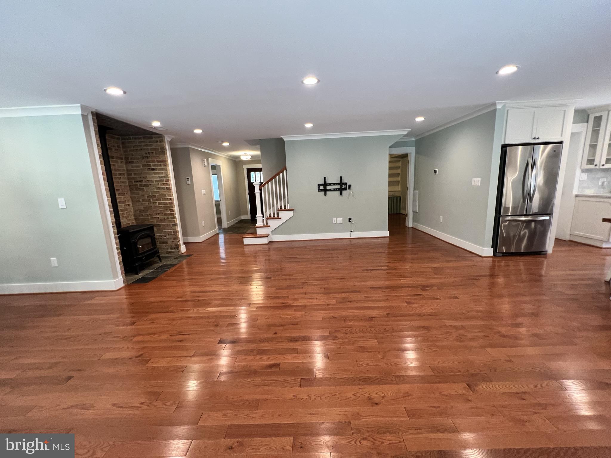 ROCK CREEK KNOLLS - Residential Lease