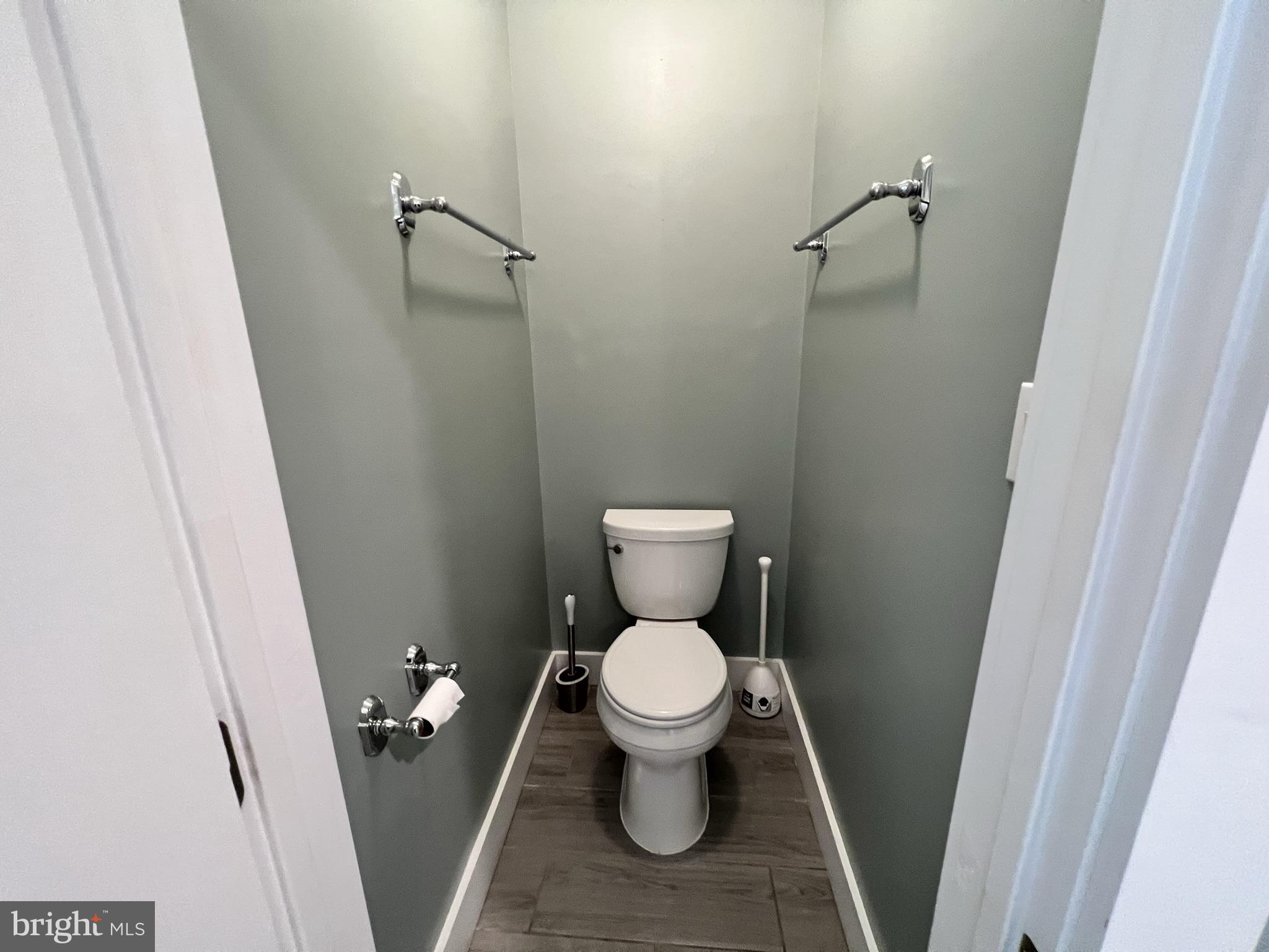 ROCK CREEK KNOLLS - Residential Lease