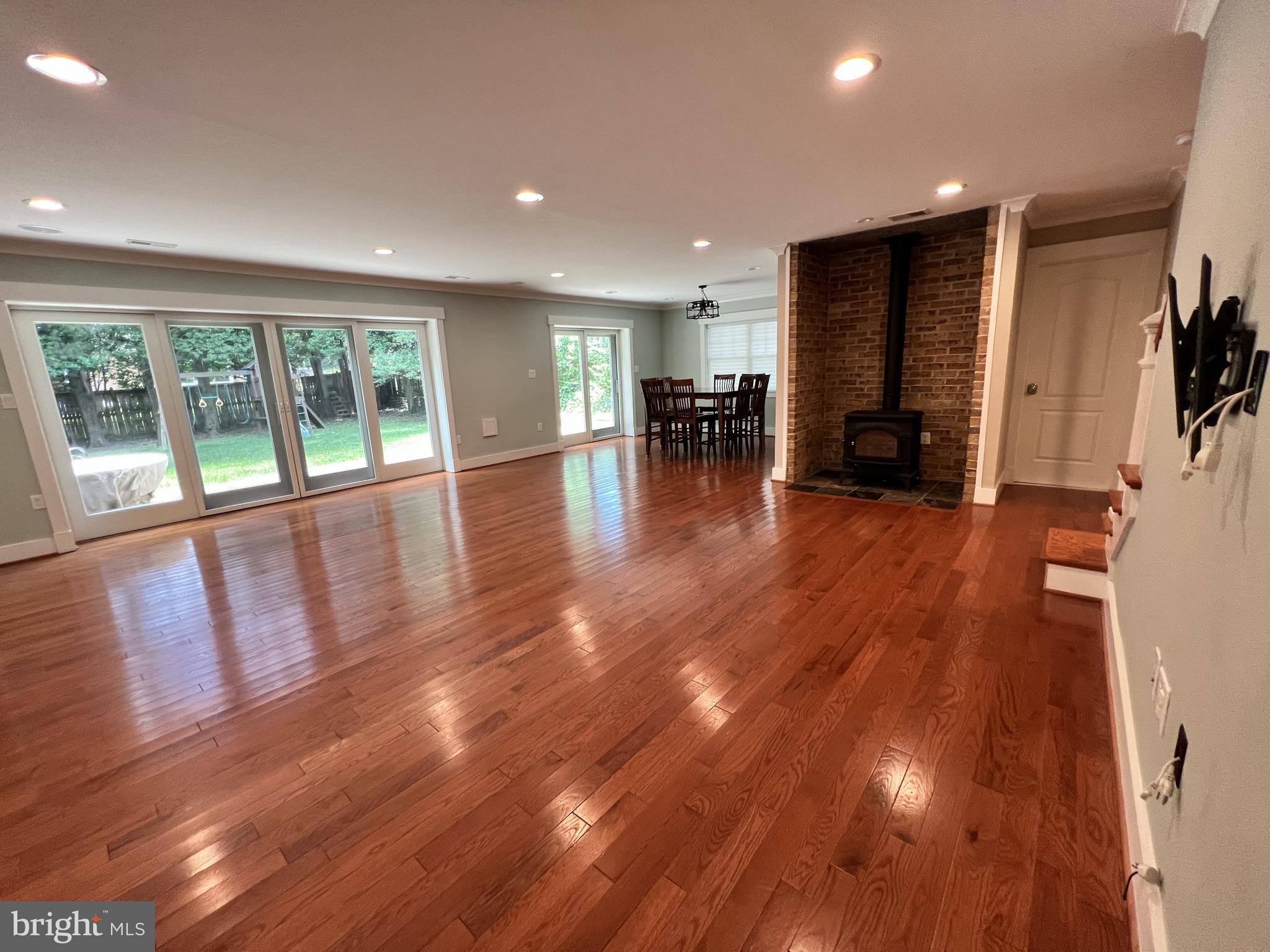 ROCK CREEK KNOLLS - Residential Lease