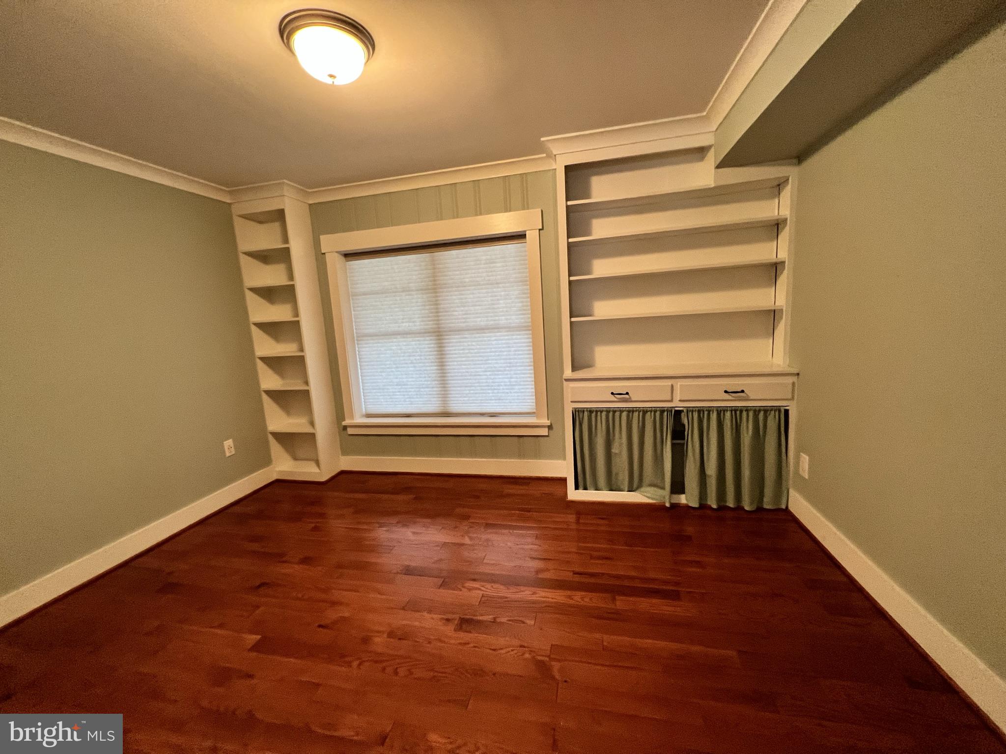 ROCK CREEK KNOLLS - Residential Lease