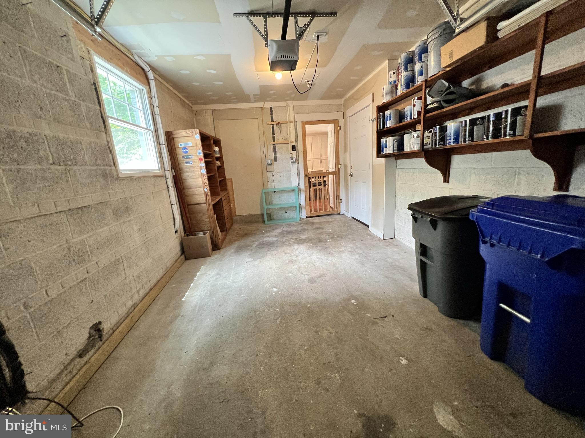 ROCK CREEK KNOLLS - Residential Lease