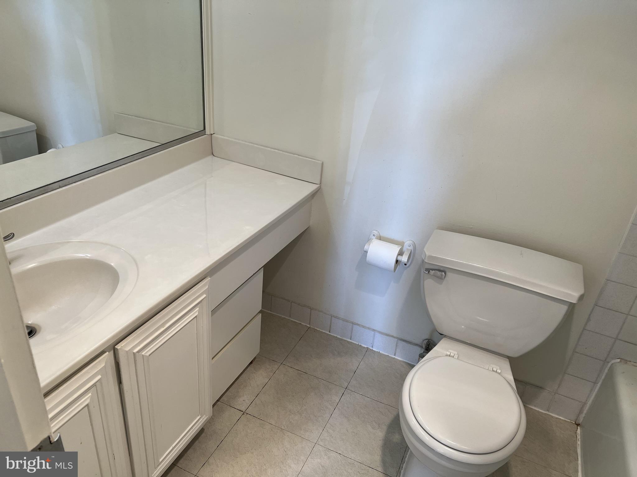 TOWERS IN WESTCHESTER PARK - Residential