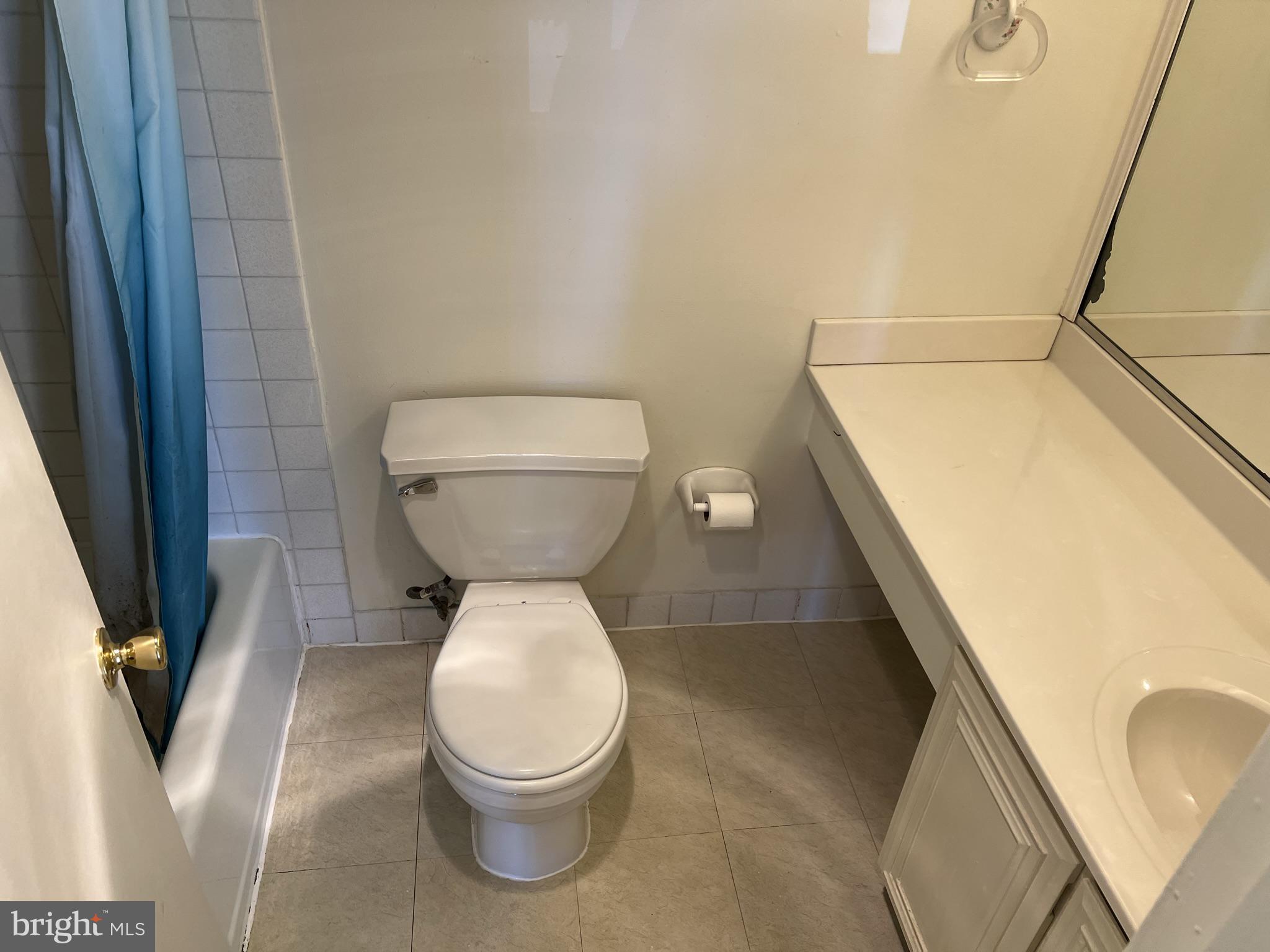 TOWERS IN WESTCHESTER PARK - Residential