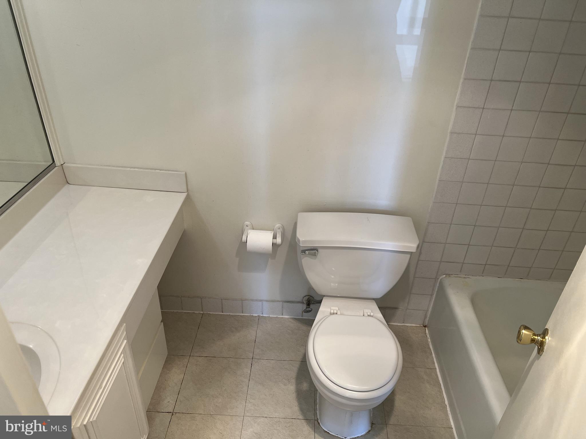 TOWERS IN WESTCHESTER PARK - Residential