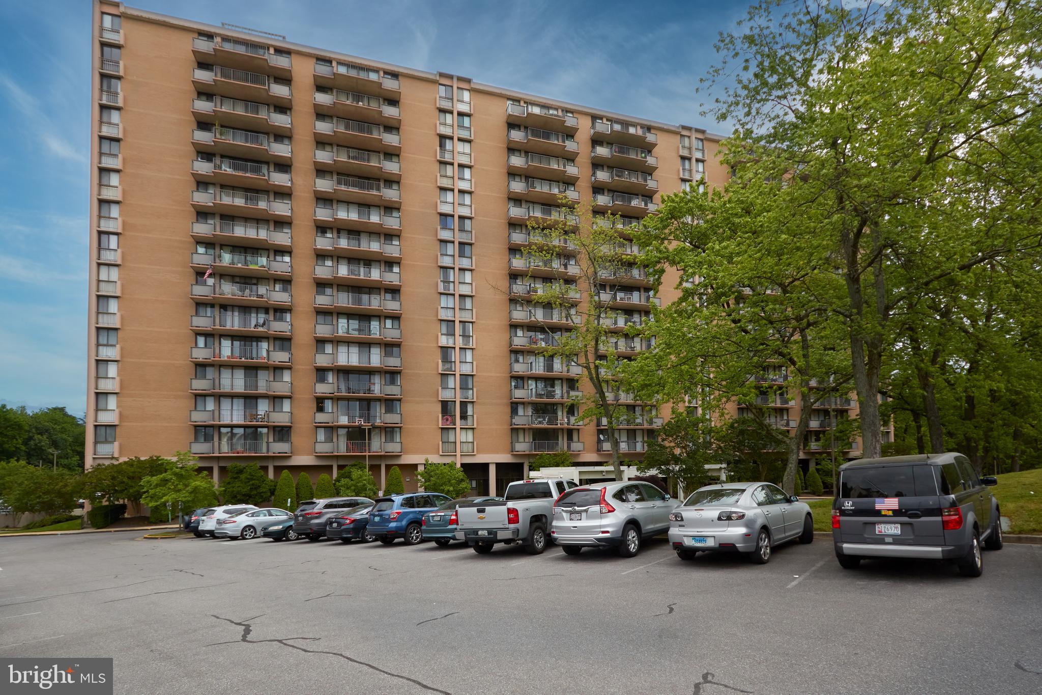 TOWERS IN WESTCHESTER PARK - Residential