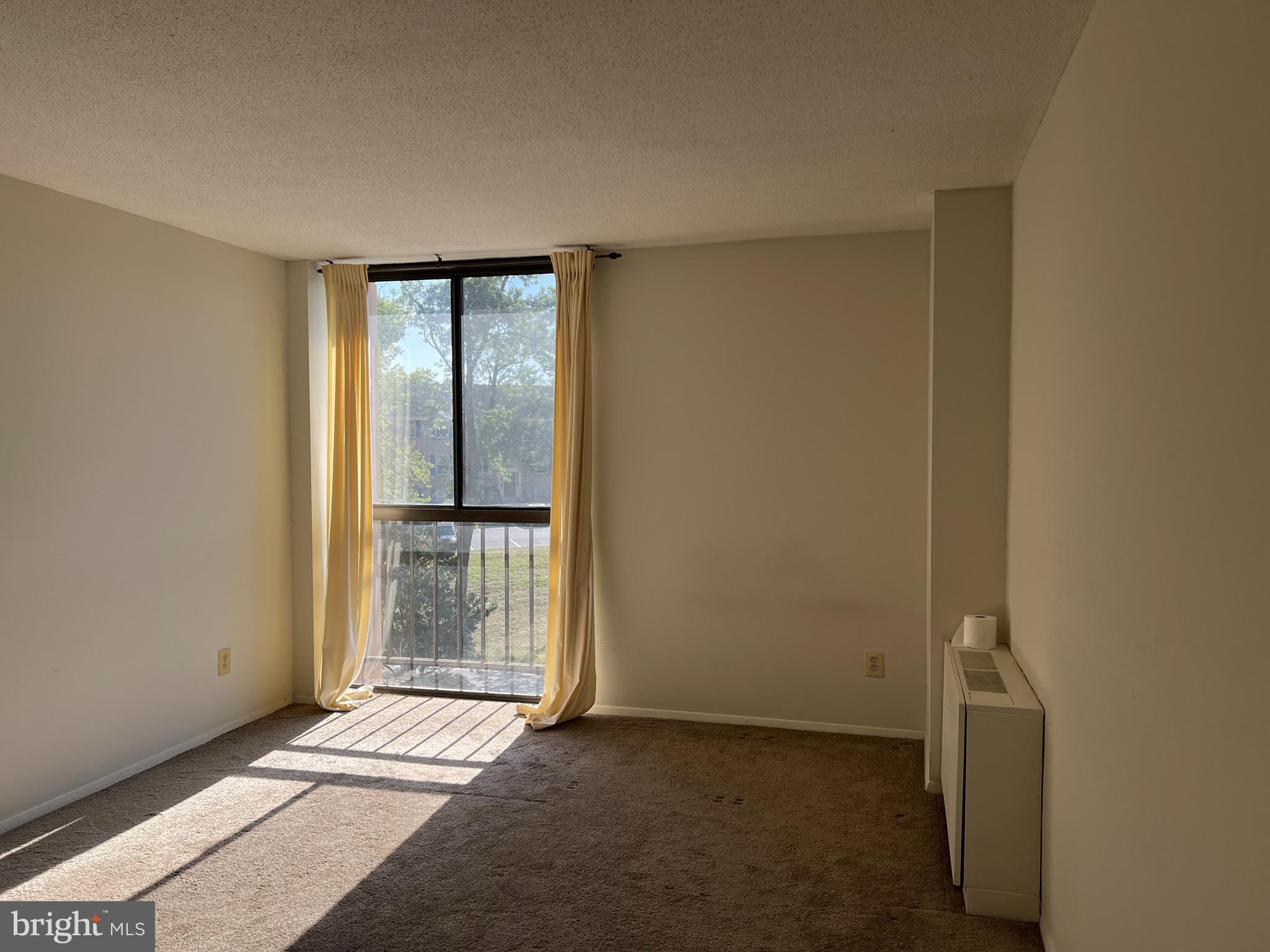 TOWERS IN WESTCHESTER PARK - Residential