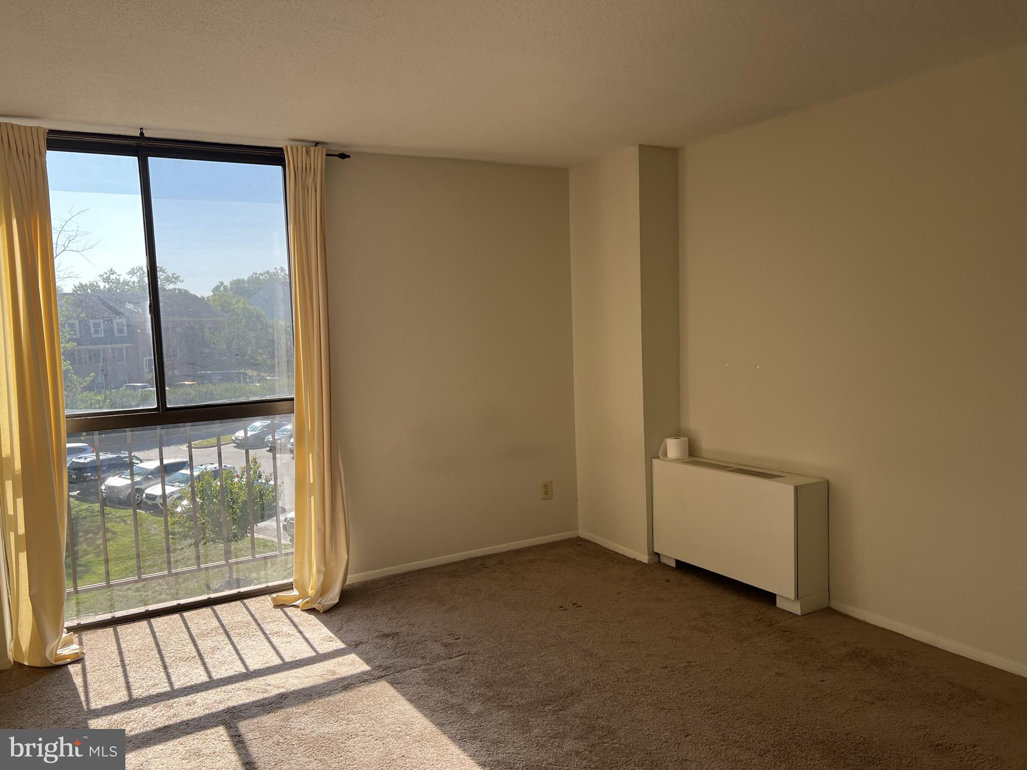 TOWERS IN WESTCHESTER PARK - Residential