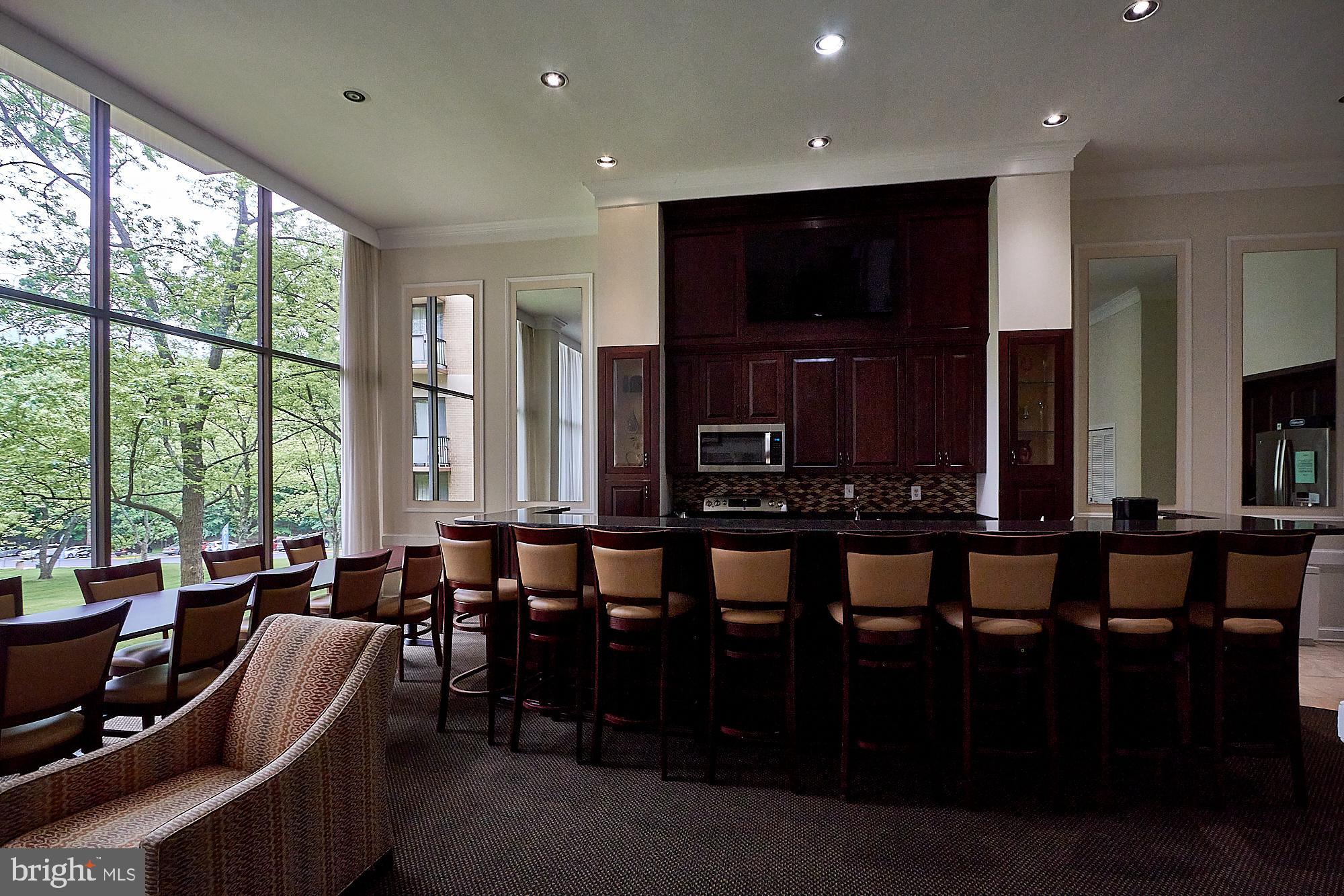 TOWERS IN WESTCHESTER PARK - Residential