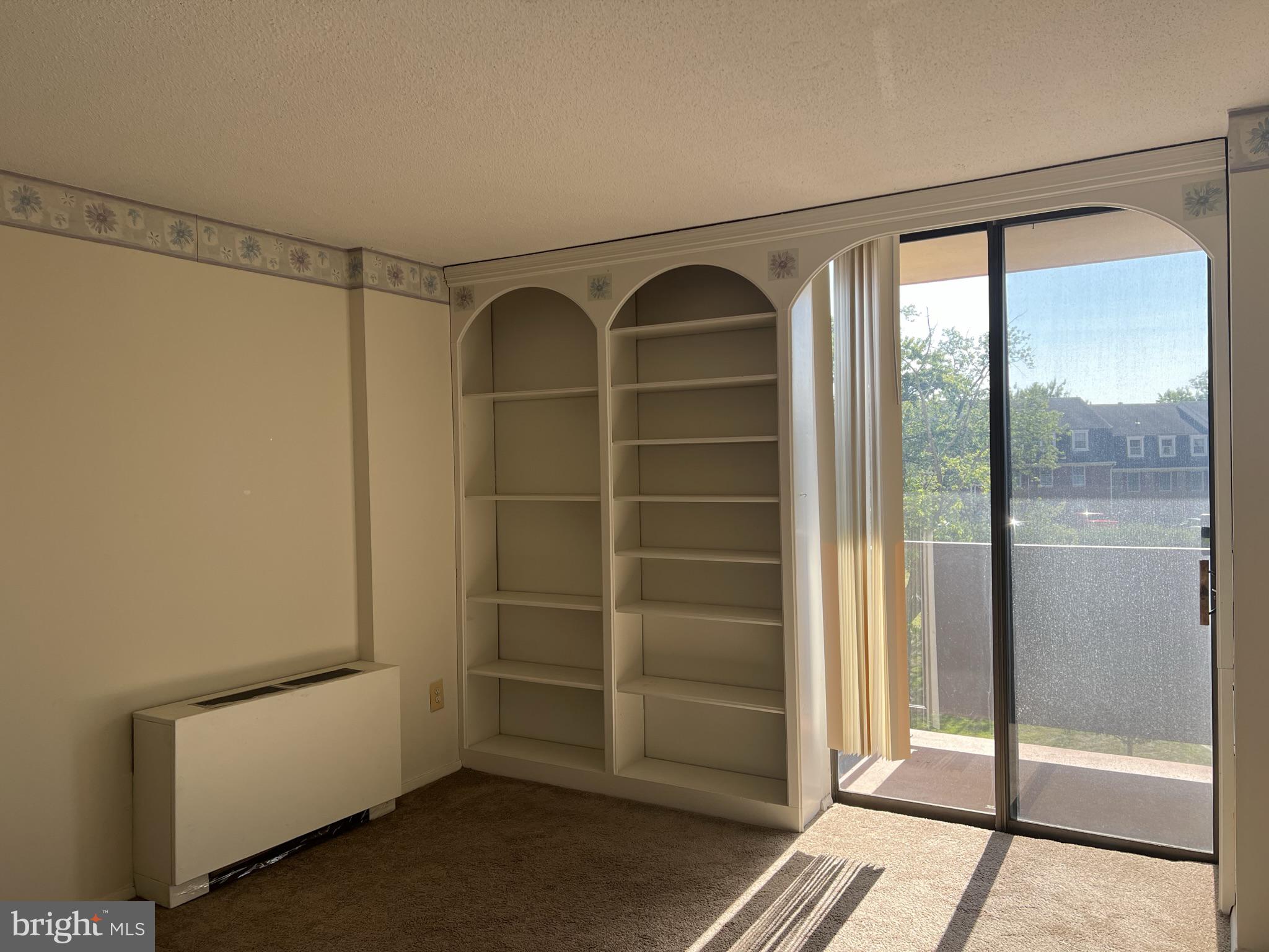 TOWERS IN WESTCHESTER PARK - Residential