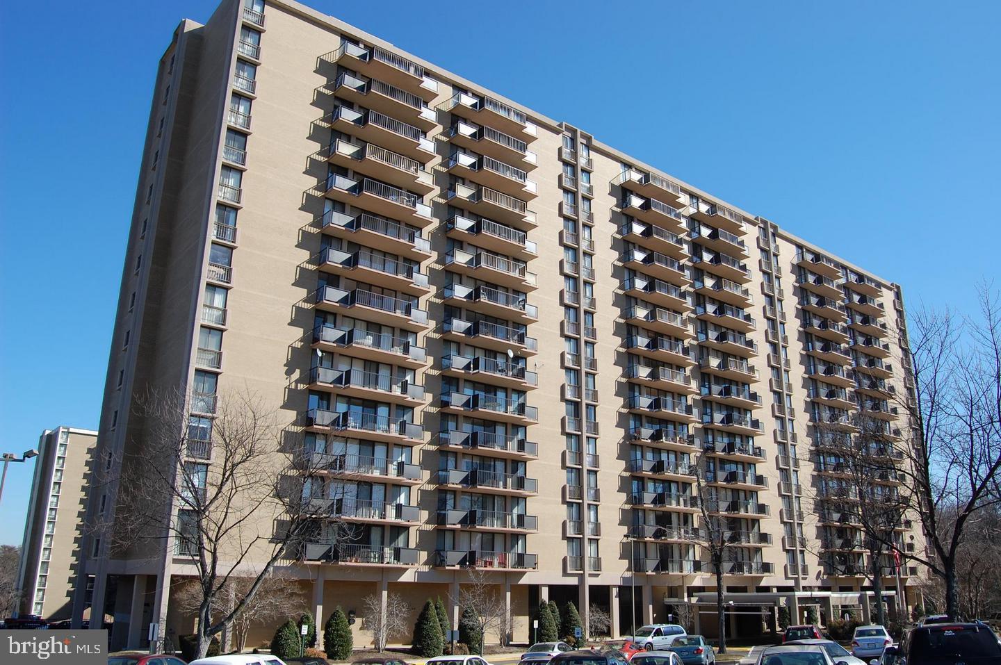 TOWERS IN WESTCHESTER PARK - Residential