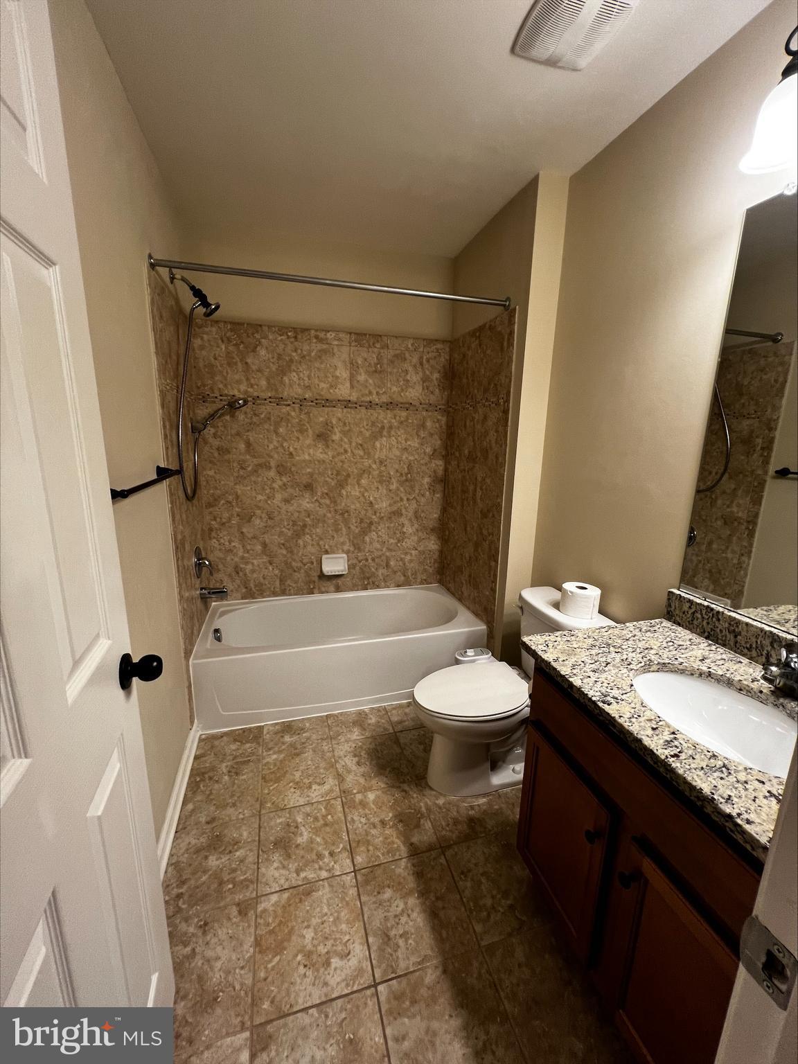 WARRINGTON POINTE - Residential Lease