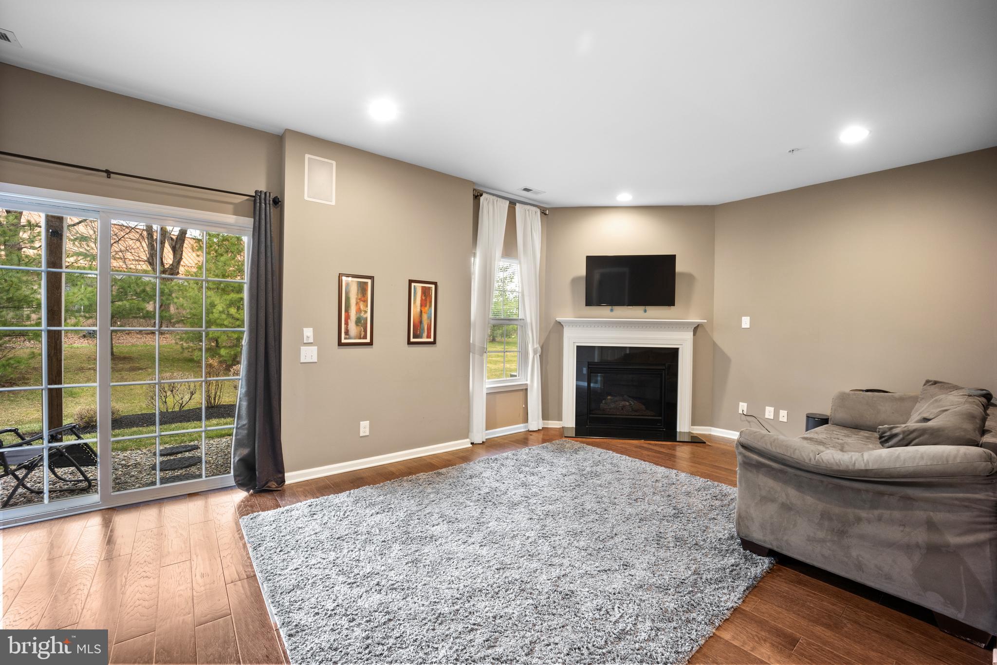 WARRINGTON POINTE - Residential Lease