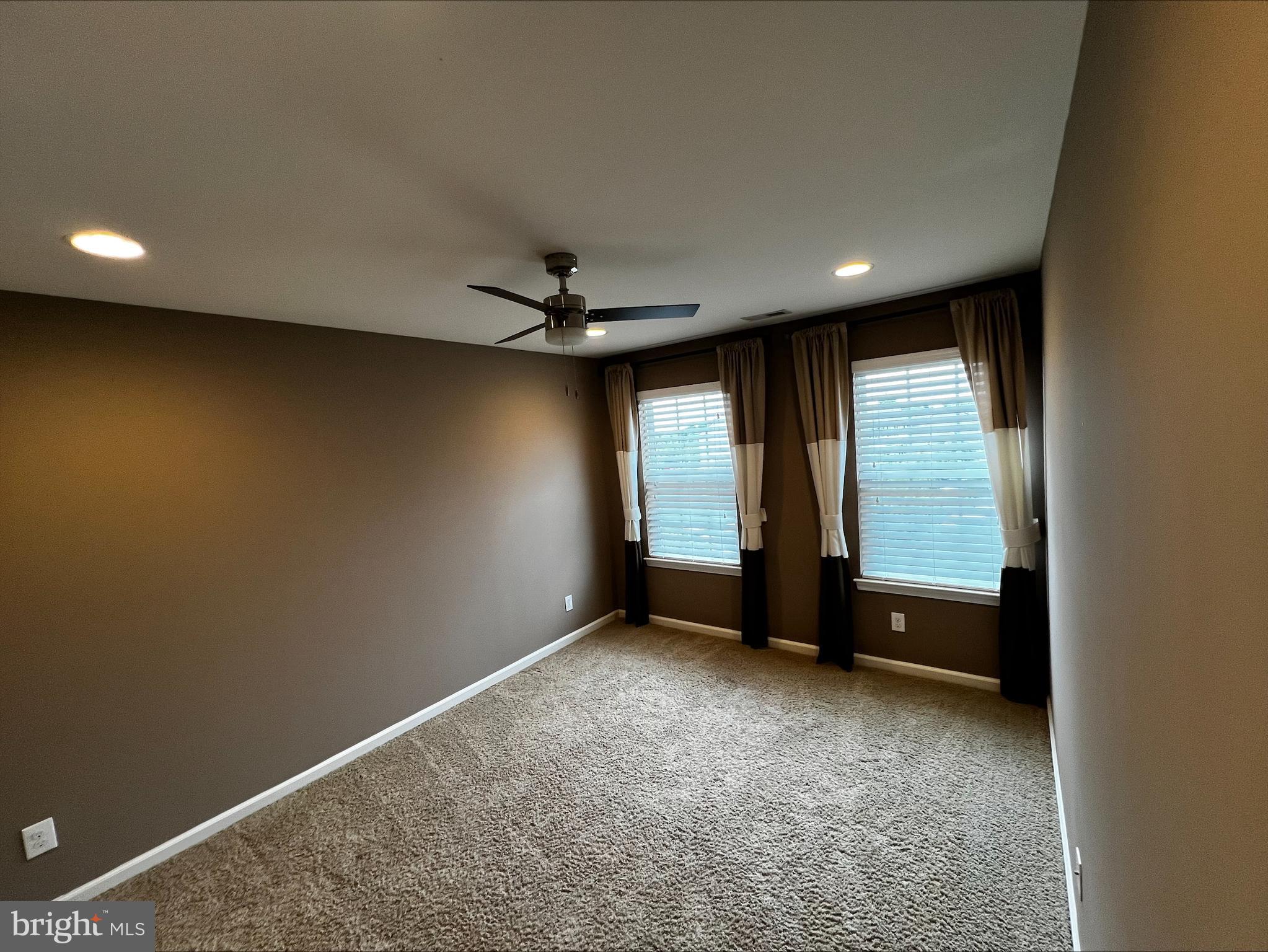 WARRINGTON POINTE - Residential Lease