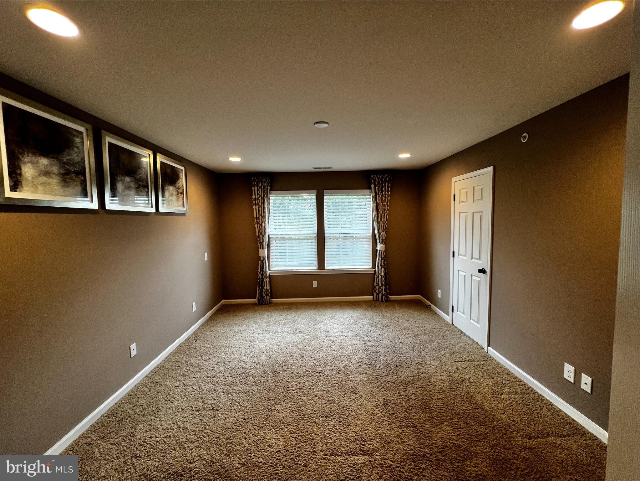 WARRINGTON POINTE - Residential Lease