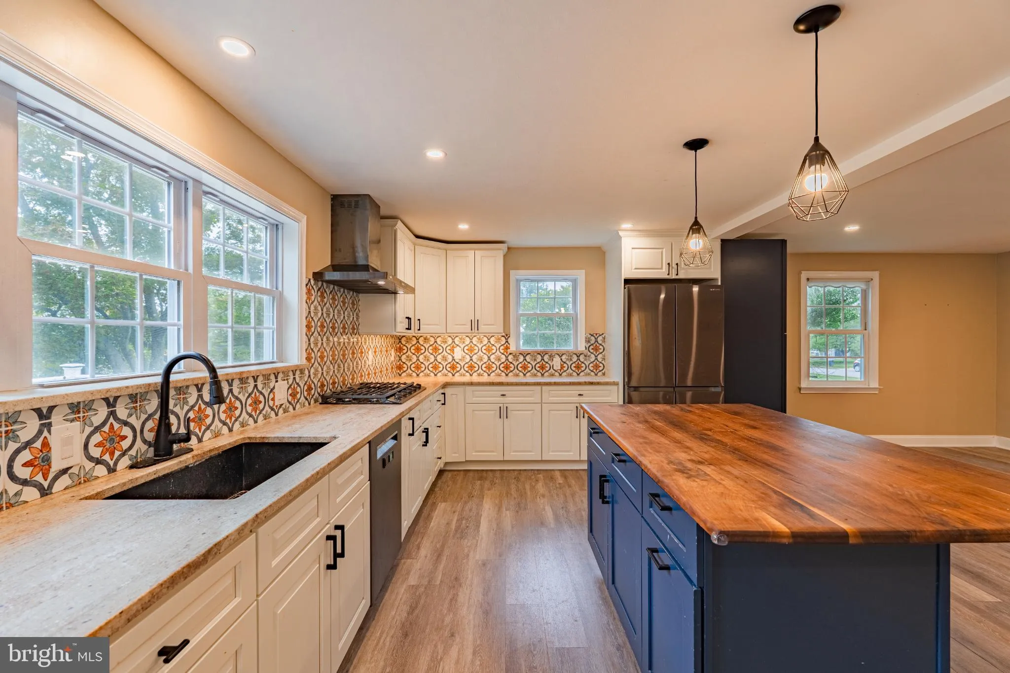 Flourtown, Pennsylvania 19031, United States, 3 Bedrooms Bedrooms, ,3 BathroomsBathrooms,Residential,Pending,194372