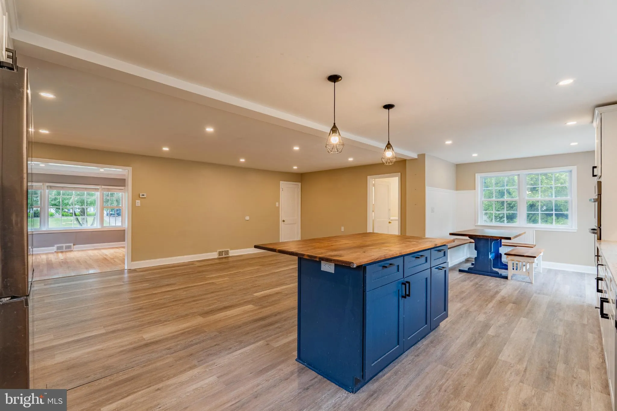 Flourtown, Pennsylvania 19031, United States, 3 Bedrooms Bedrooms, ,3 BathroomsBathrooms,Residential,Pending,194372