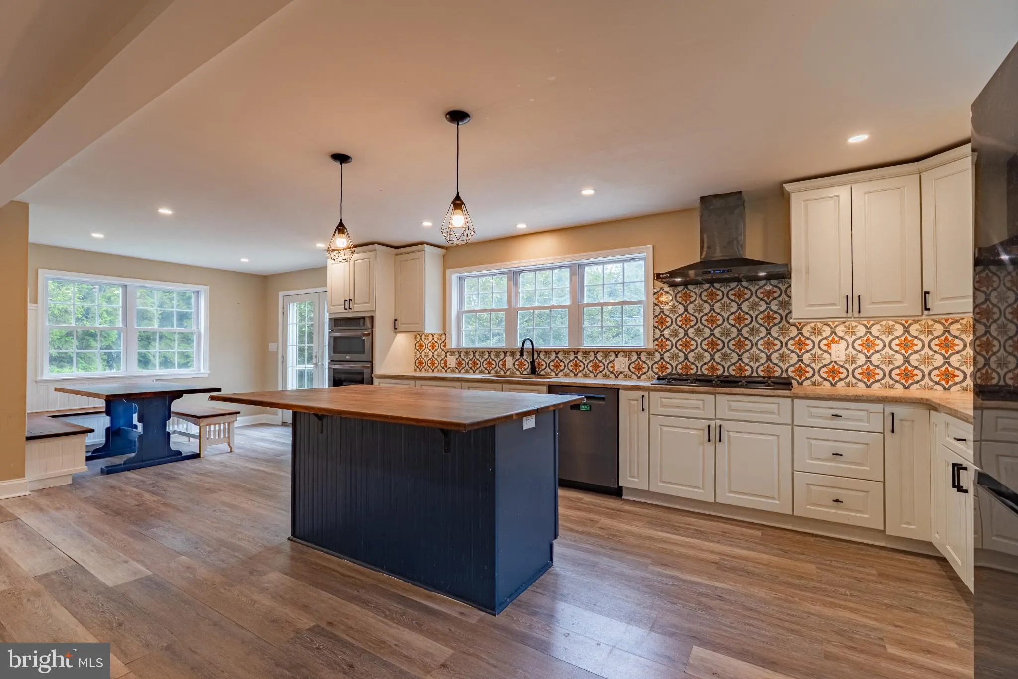 Flourtown, Pennsylvania 19031, United States, 3 Bedrooms Bedrooms, ,3 BathroomsBathrooms,Residential,Pending,194372