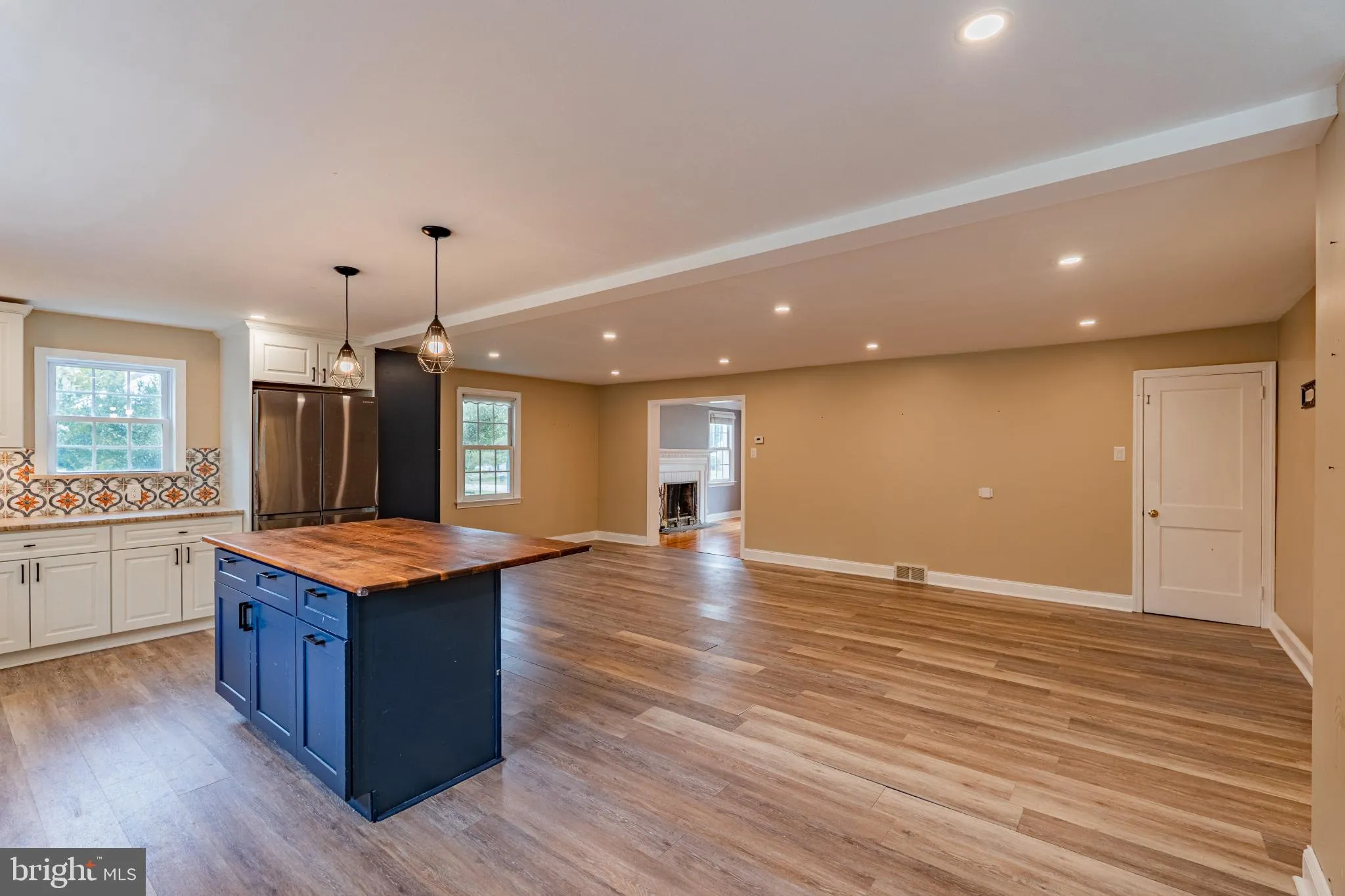 Flourtown, Pennsylvania 19031, United States, 3 Bedrooms Bedrooms, ,3 BathroomsBathrooms,Residential,Pending,194372