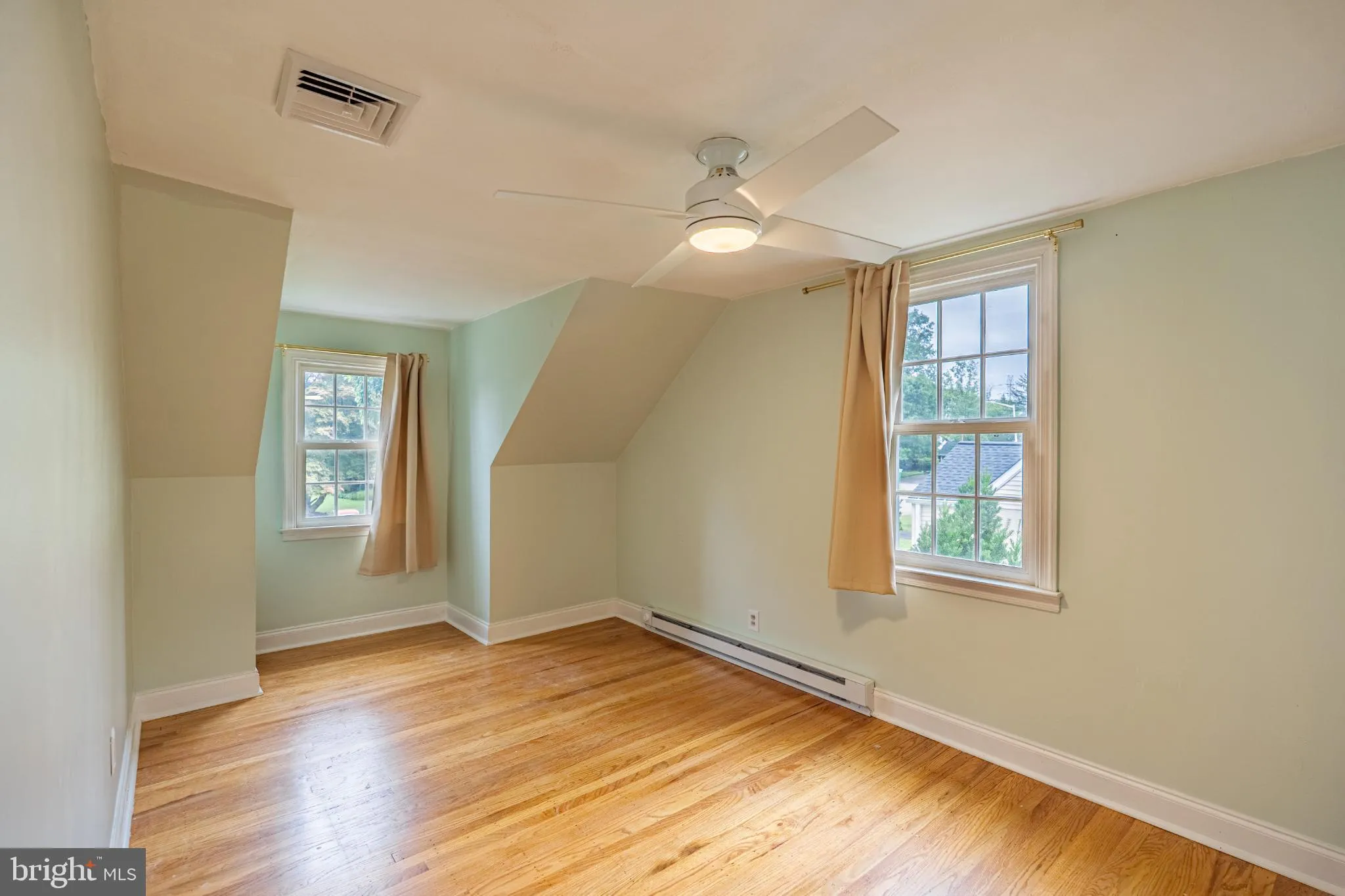 Flourtown, Pennsylvania 19031, United States, 3 Bedrooms Bedrooms, ,3 BathroomsBathrooms,Residential,Pending,194372