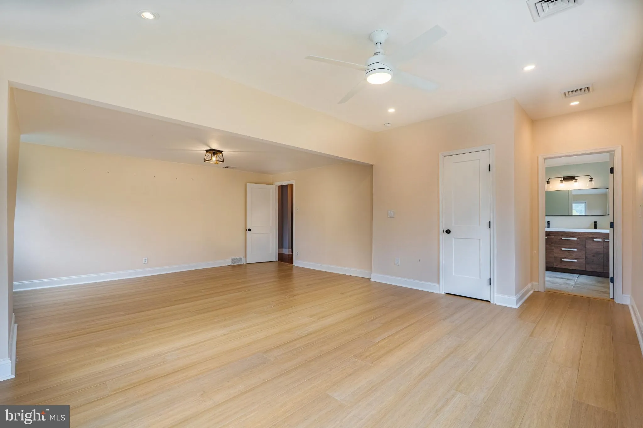 Flourtown, Pennsylvania 19031, United States, 3 Bedrooms Bedrooms, ,3 BathroomsBathrooms,Residential,Pending,194372