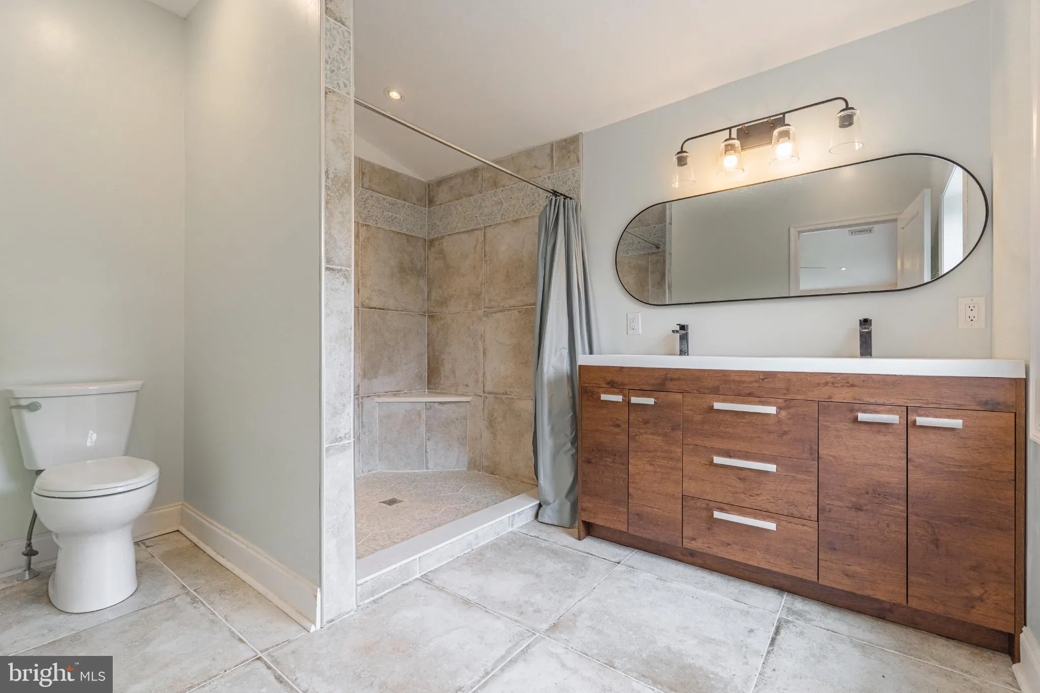 Flourtown, Pennsylvania 19031, United States, 3 Bedrooms Bedrooms, ,3 BathroomsBathrooms,Residential,Pending,194372