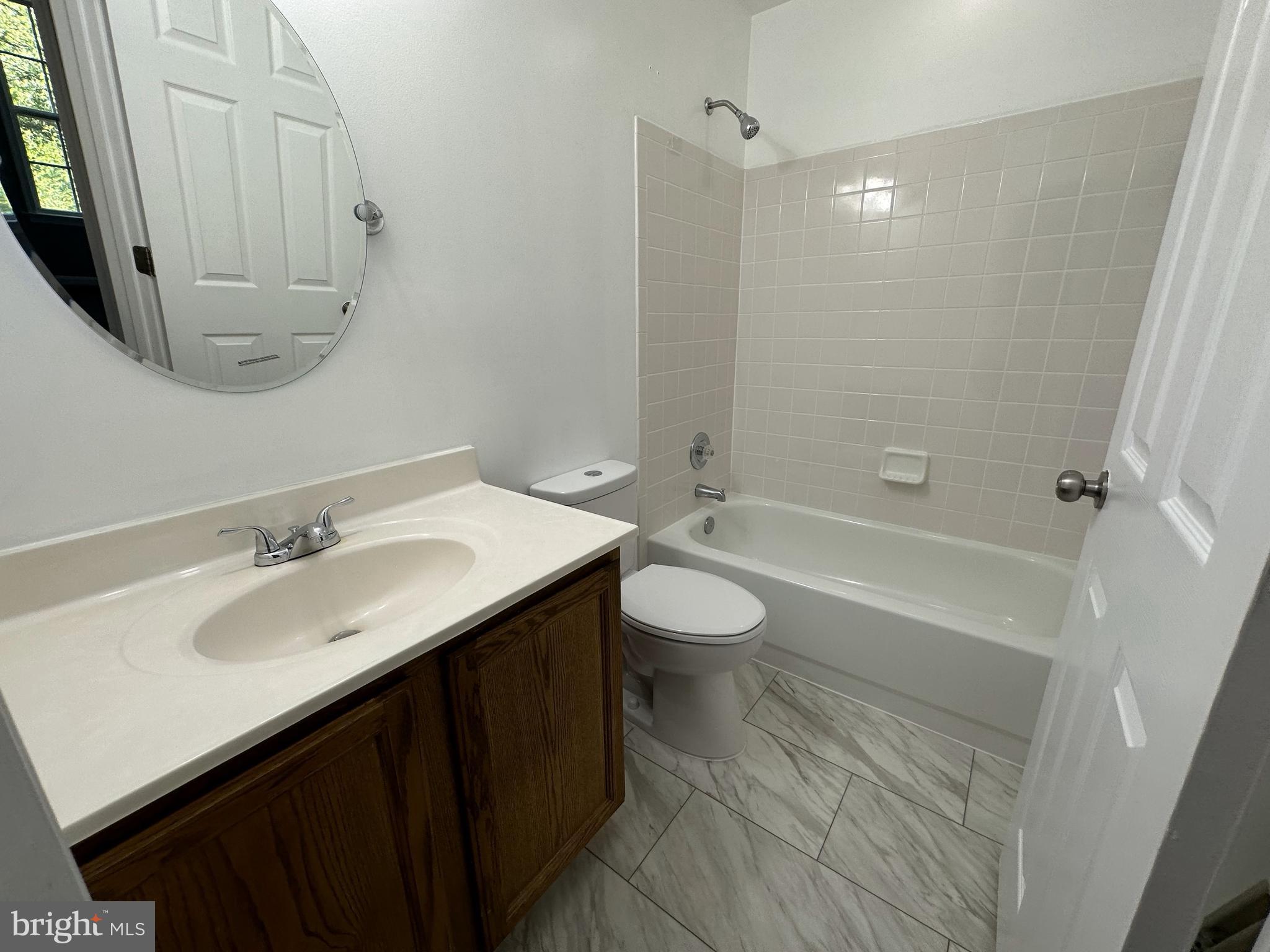 SEVEN OAKS - Residential Lease