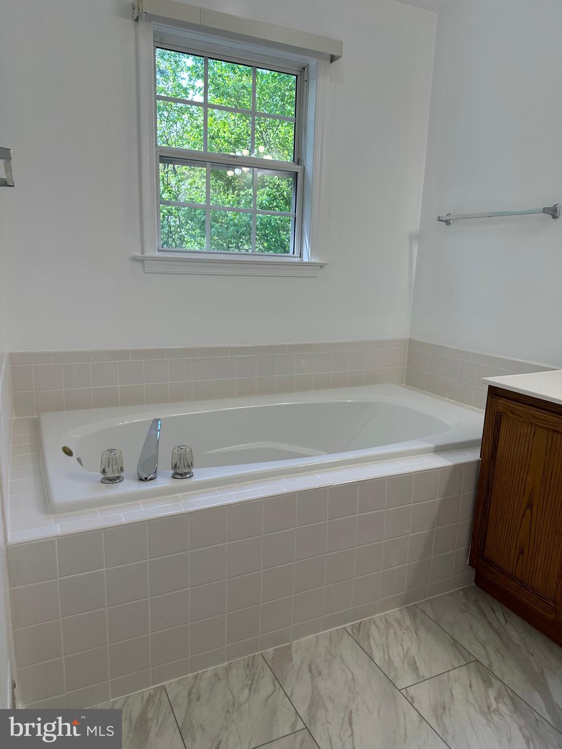 SEVEN OAKS - Residential Lease