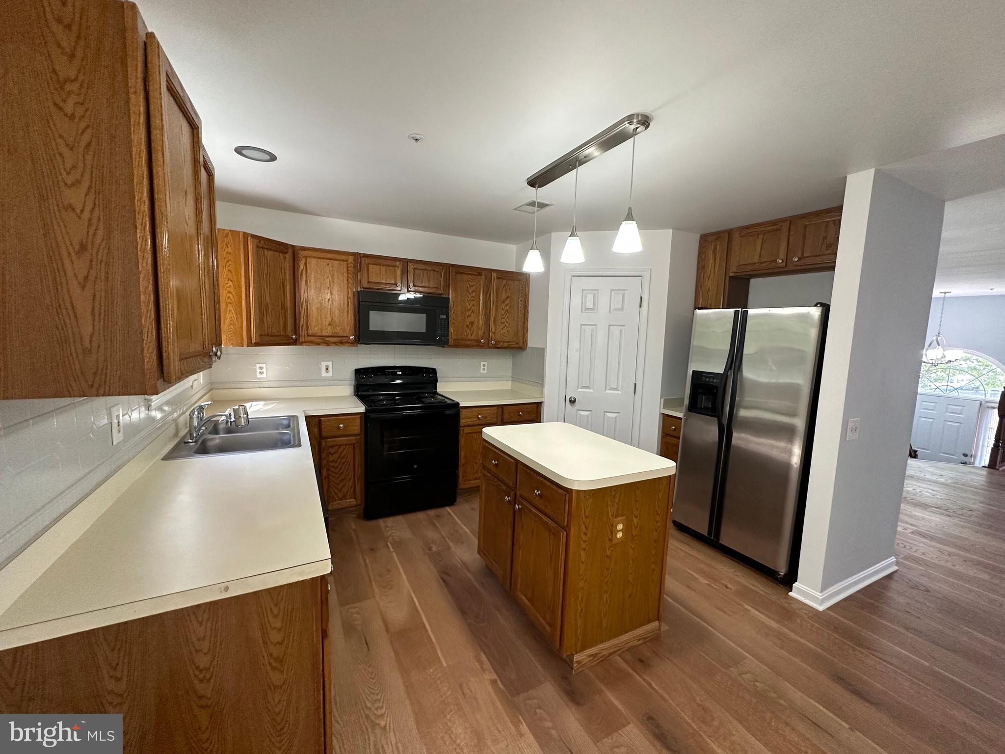 SEVEN OAKS - Residential Lease