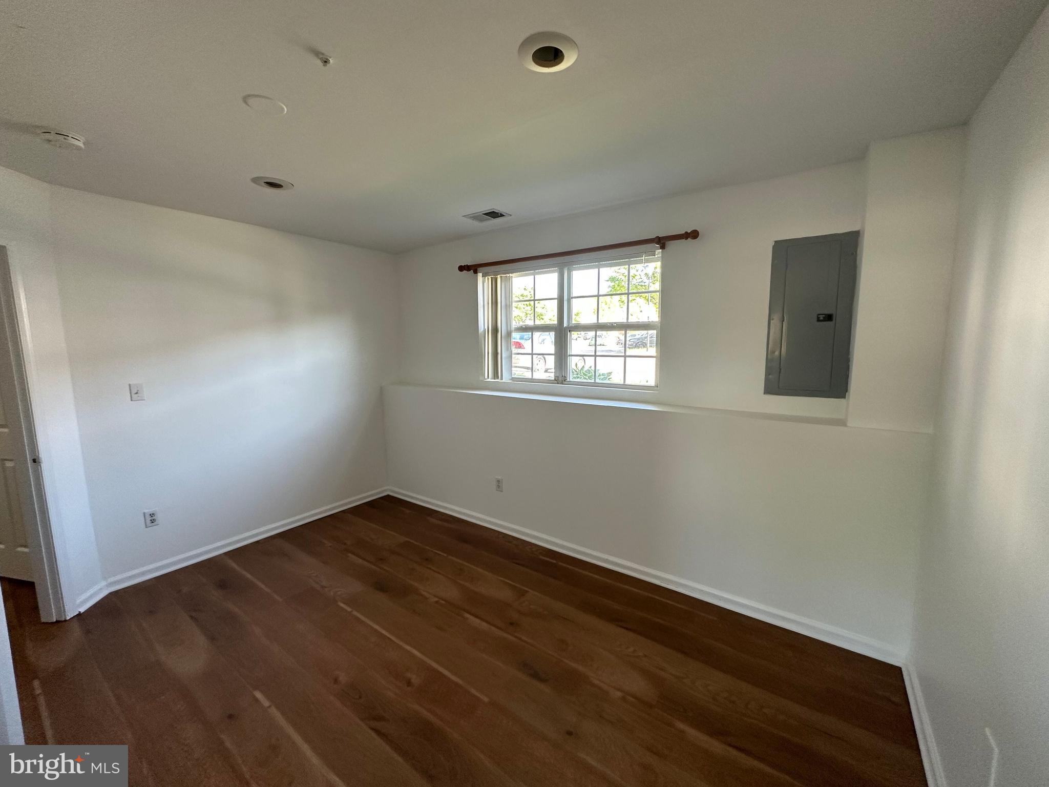 SEVEN OAKS - Residential Lease