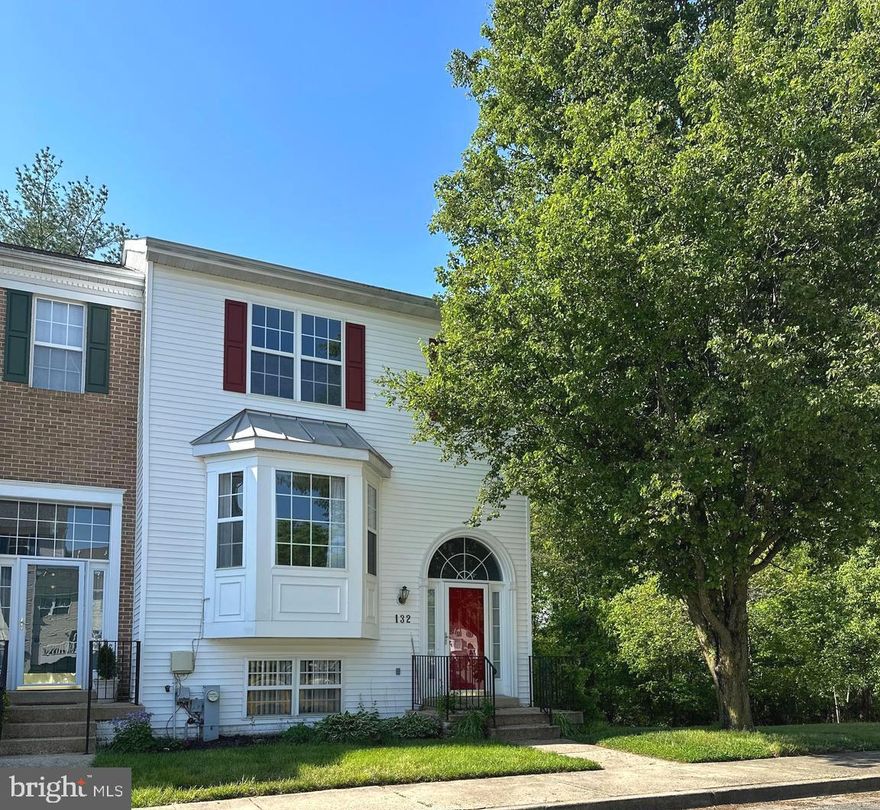 Available immediately! Move right in to this completely renovated top to bottom end unit town home in Seven Oaks.  Large model with 4 bedrooms and 3 full plus 1 half bathrooms.  Main living level with kitchen, living room and large dining room all open to each other along with half bathroom. Kitchen offers table space, bonus center island and a  walk out slider to a spacious rear deck.  Travel upstairs to 3 generously sized bedrooms. The primary suite is complete with vaulted ceilings and offers a walk in closet and large bathroom with soaking tub, shower and dual sink vanity. Additional full bathroom and 2 more bedrooms on the upper l level.  Full lower level with 4th bedroom, 3rd full bathroom and a large rec room with slider to rear yard along with ample storage space.  Fresh neutral paint and new flooring throughout. Updated designer inspired lighting & fixtures.2 parking spaces out front with additional visitor spots.