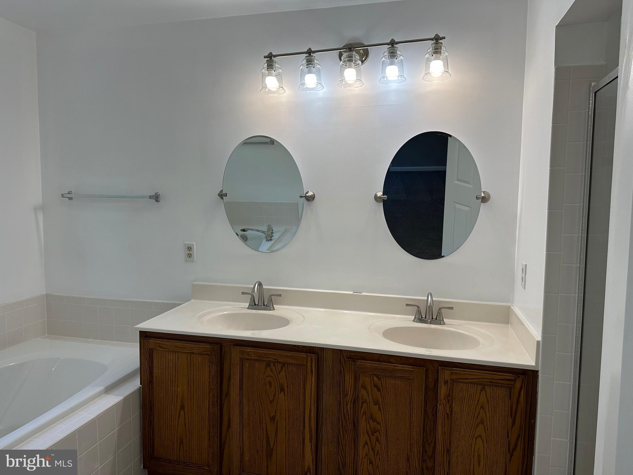 SEVEN OAKS - Residential Lease