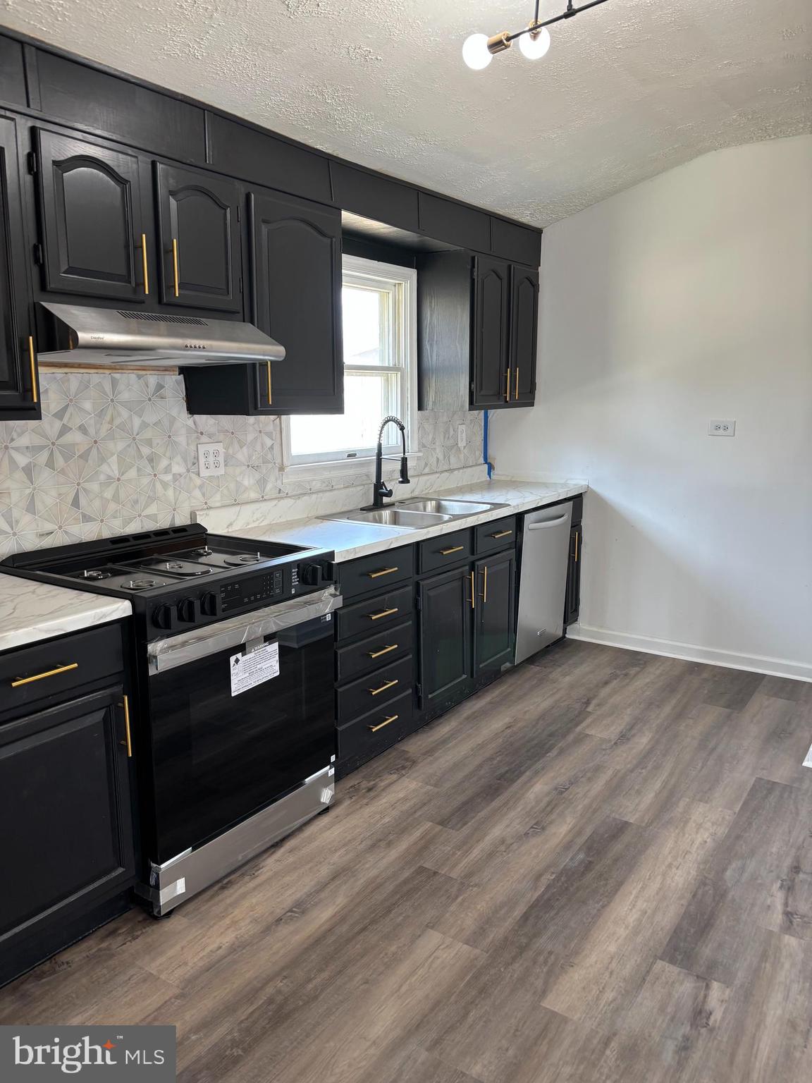 MEADOWVIEW - Residential