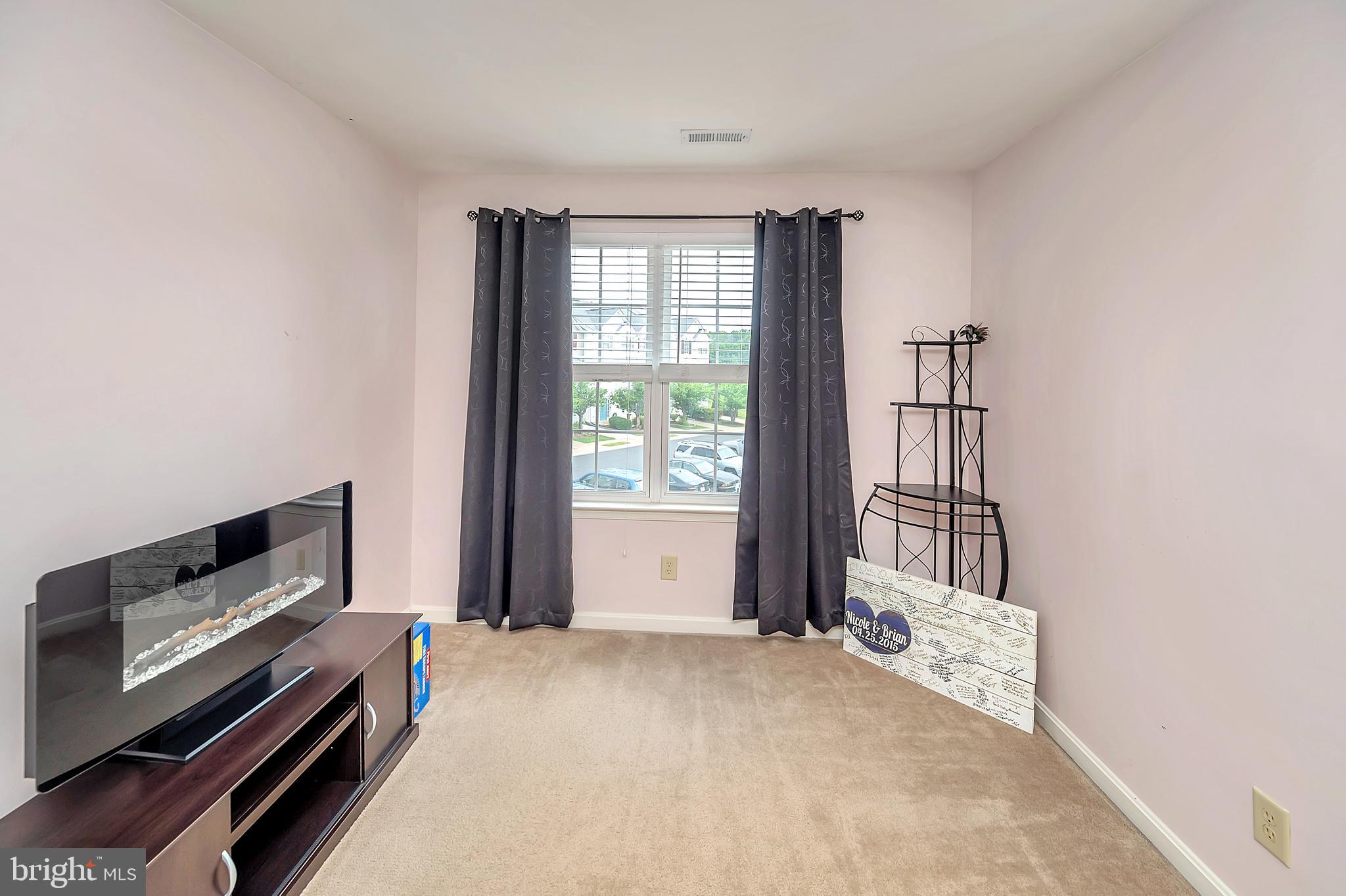 SALEM FIELDS - Residential