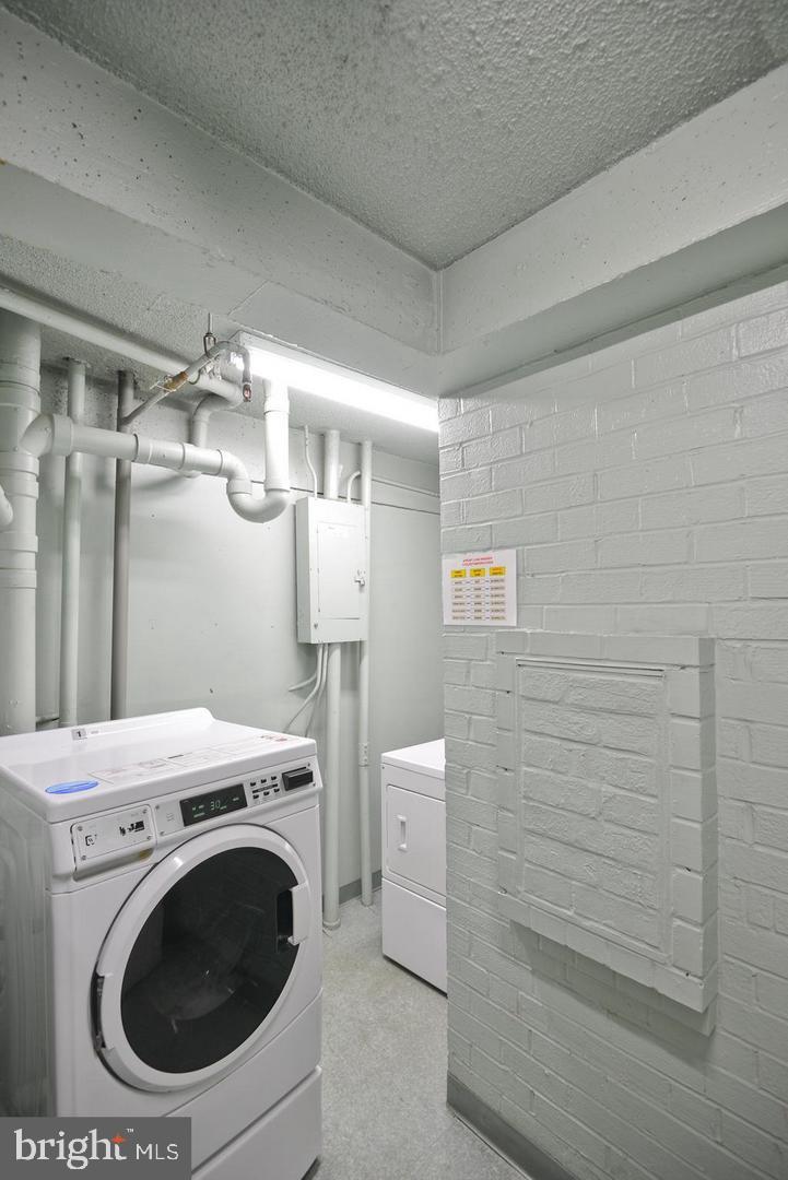 PARK PLACE - Residential Lease