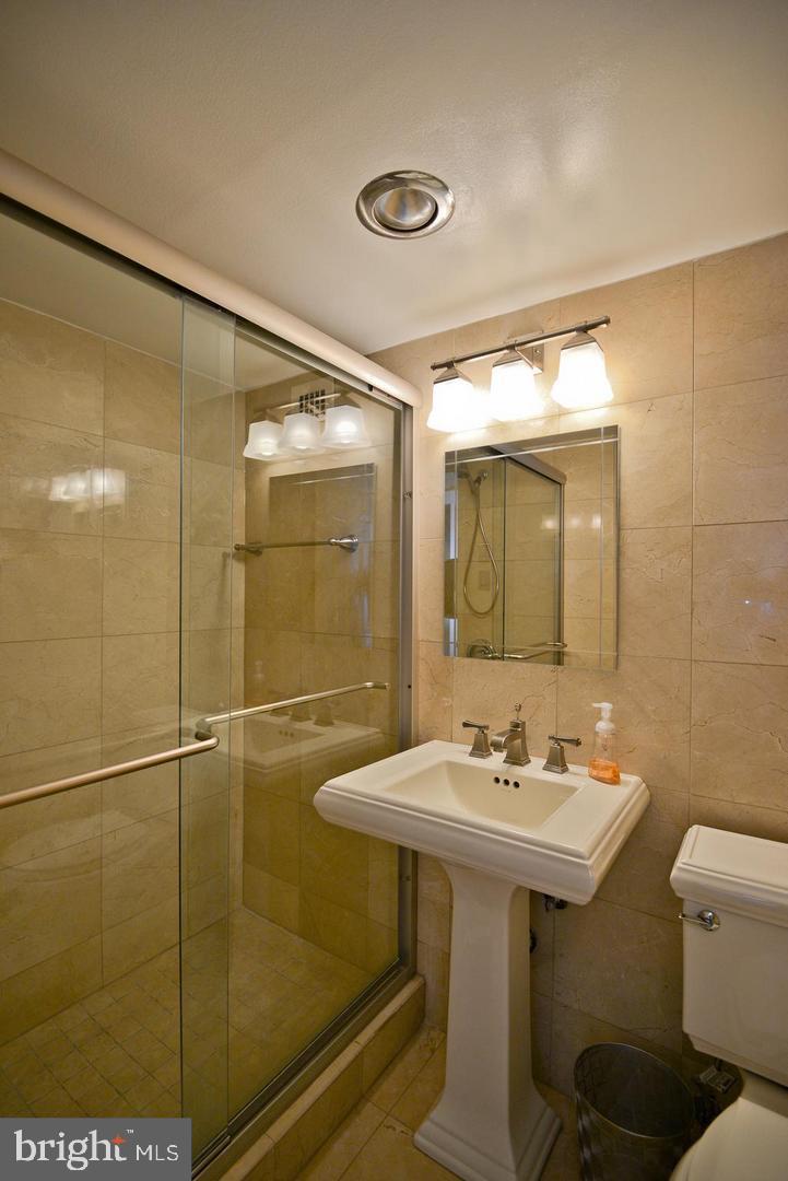 PARK PLACE - Residential Lease