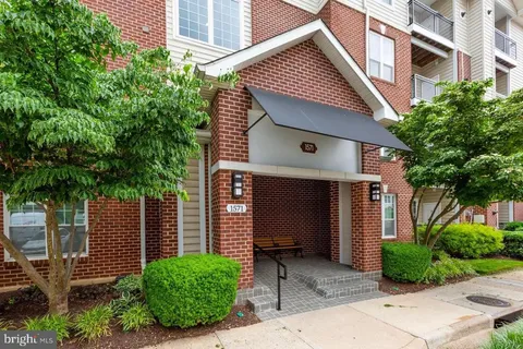1571 Spring Gate Drive Unit 6209, McLean, VA MLS: VAFX2277528