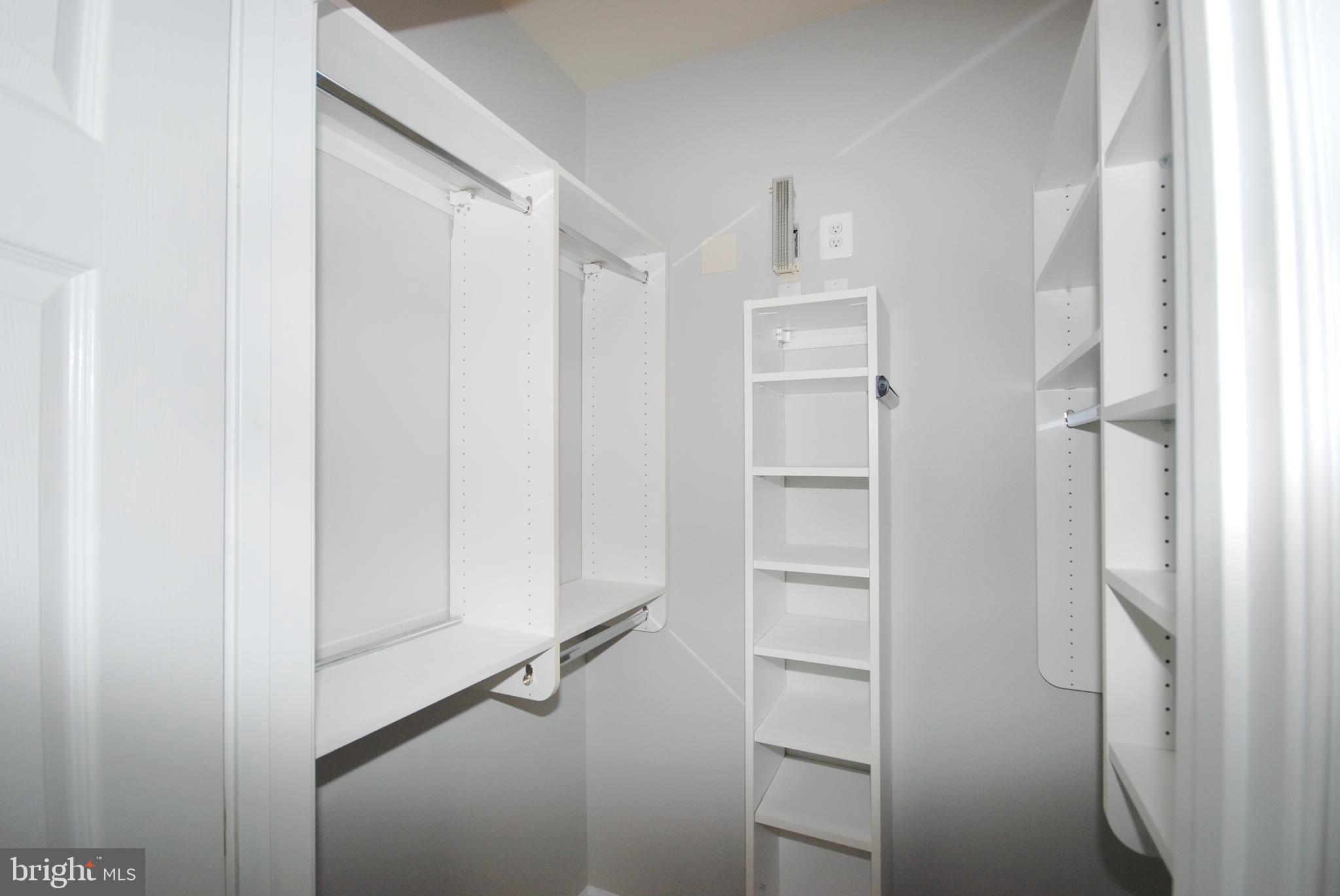 GATES OF MCLEAN - Residential