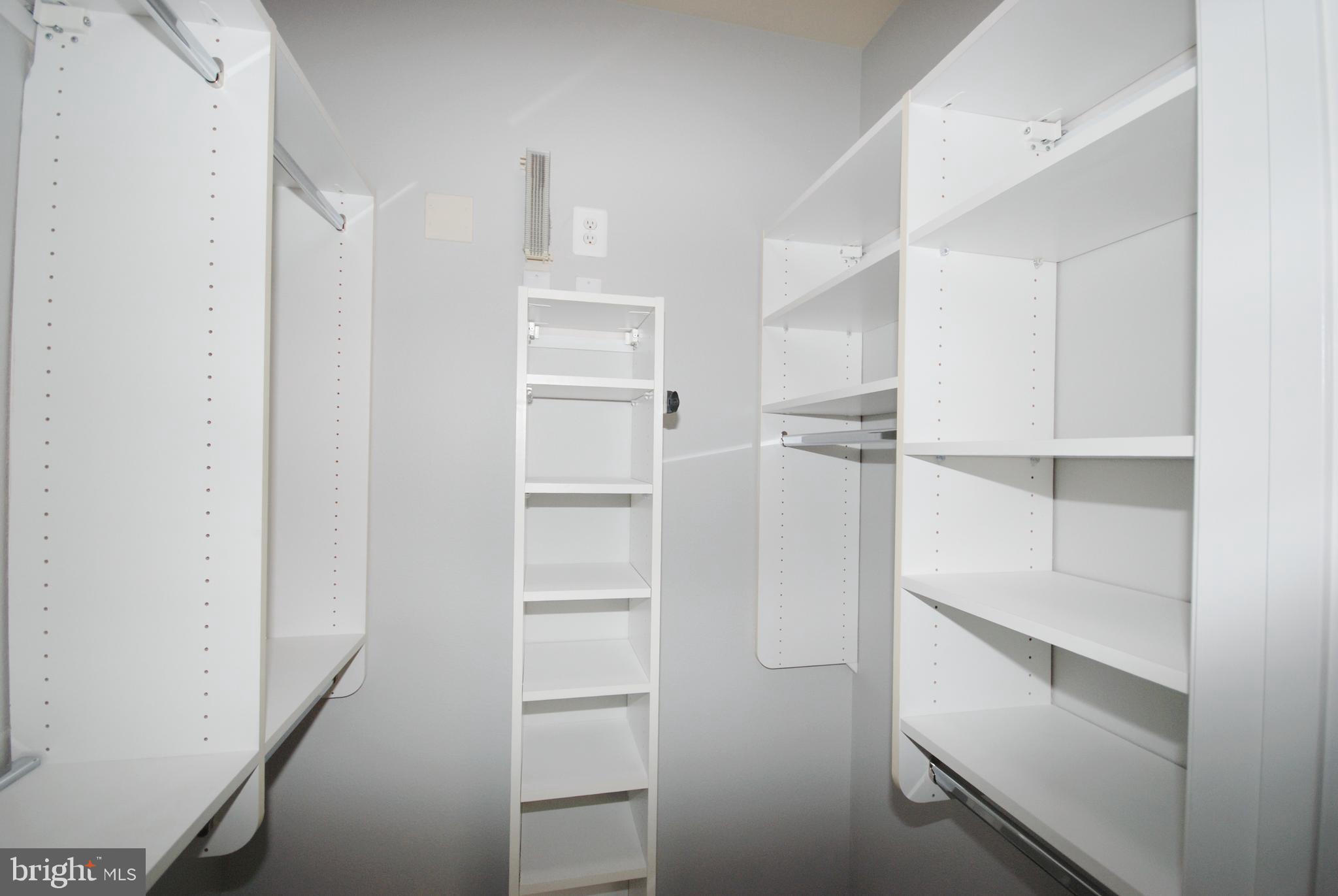 GATES OF MCLEAN - Residential